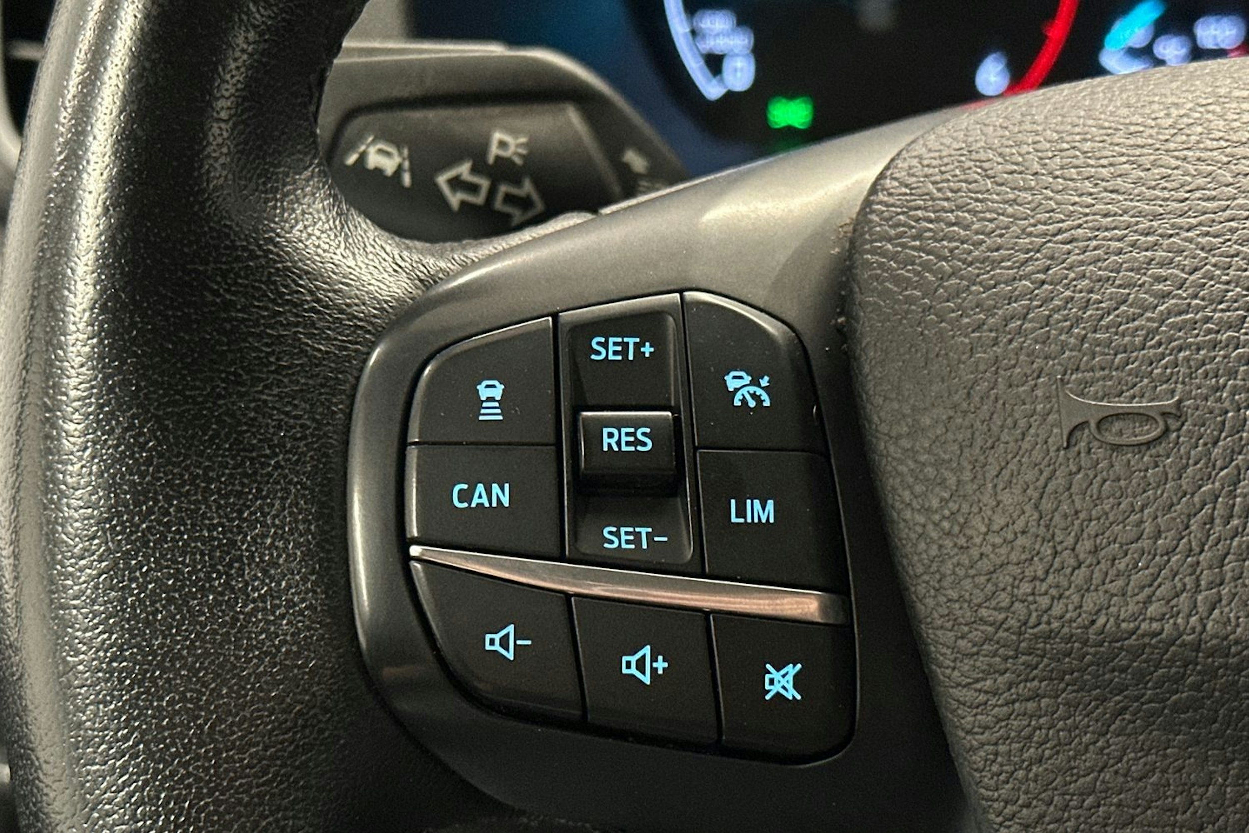 valkoinen Ford Transit Custom 2021 kuva 17.
