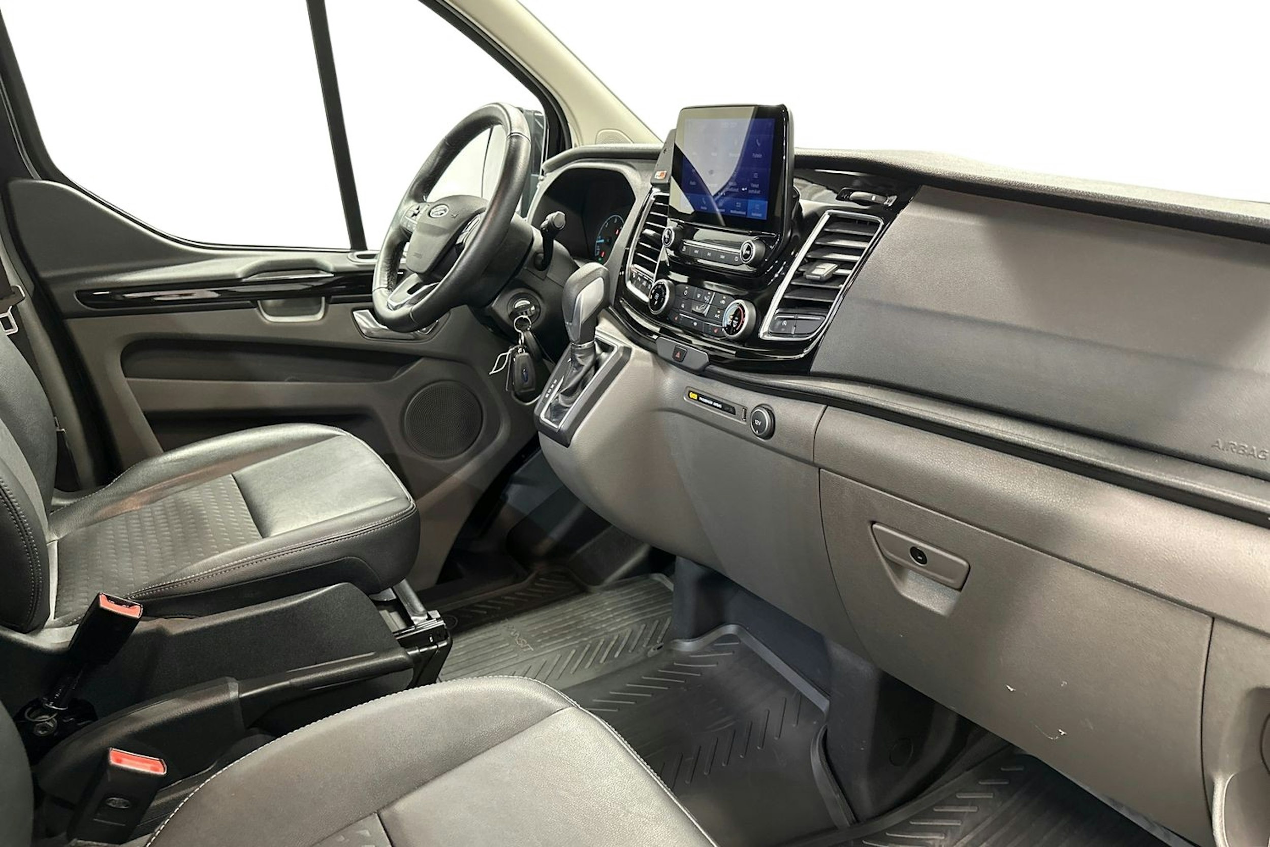 musta Ford Transit Custom 2021 kuva 7.