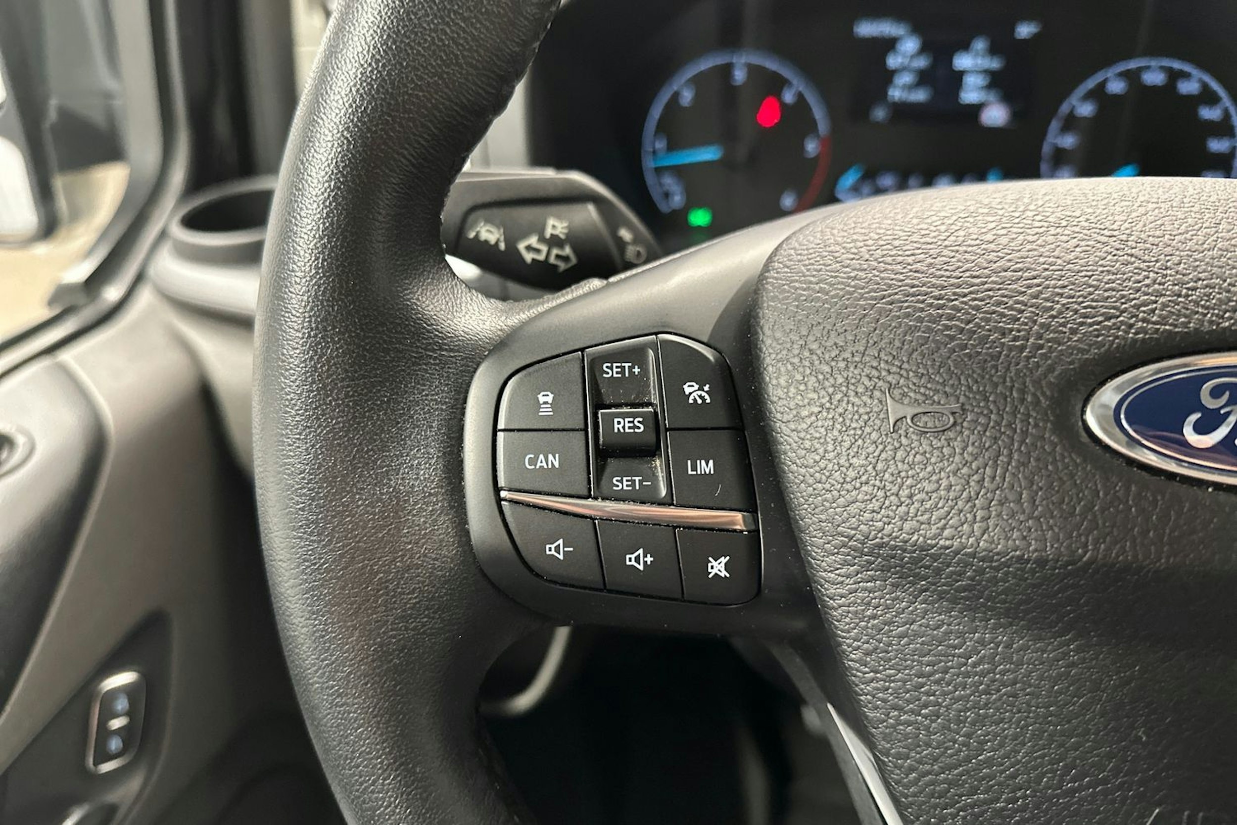 musta Ford Transit Custom 2021 kuva 11.