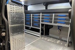 musta Ford Transit Custom 2021 kuva 23.