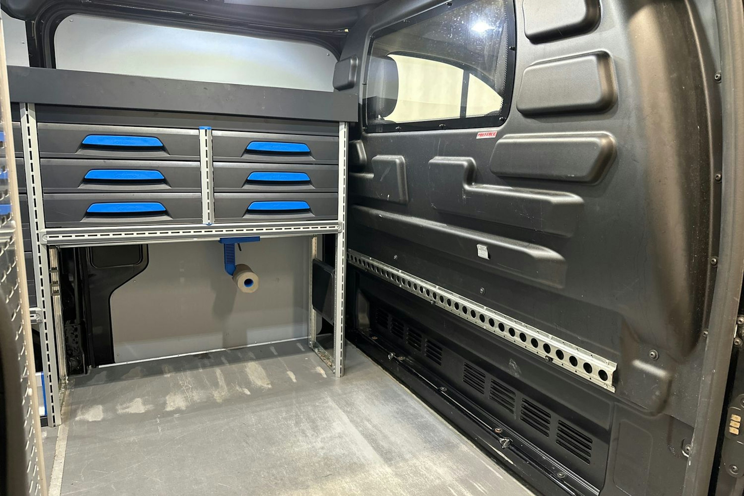 musta Ford Transit Custom 2021 kuva 24.