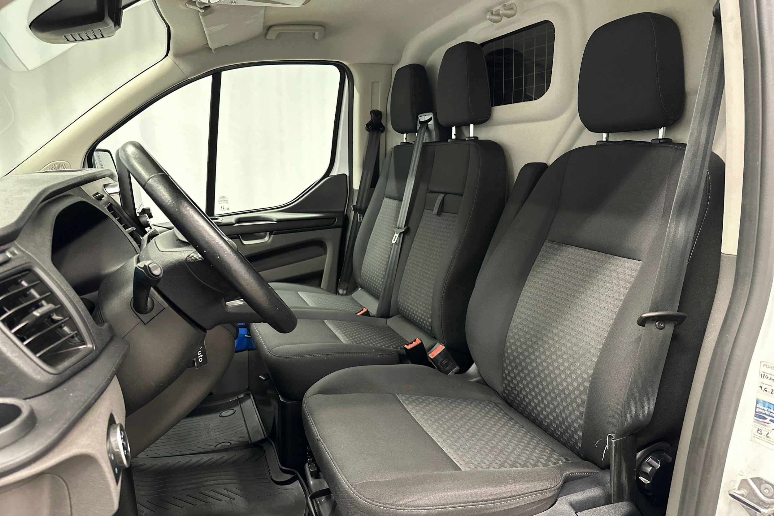 valkoinen Ford Transit Custom 2021 kuva 12.