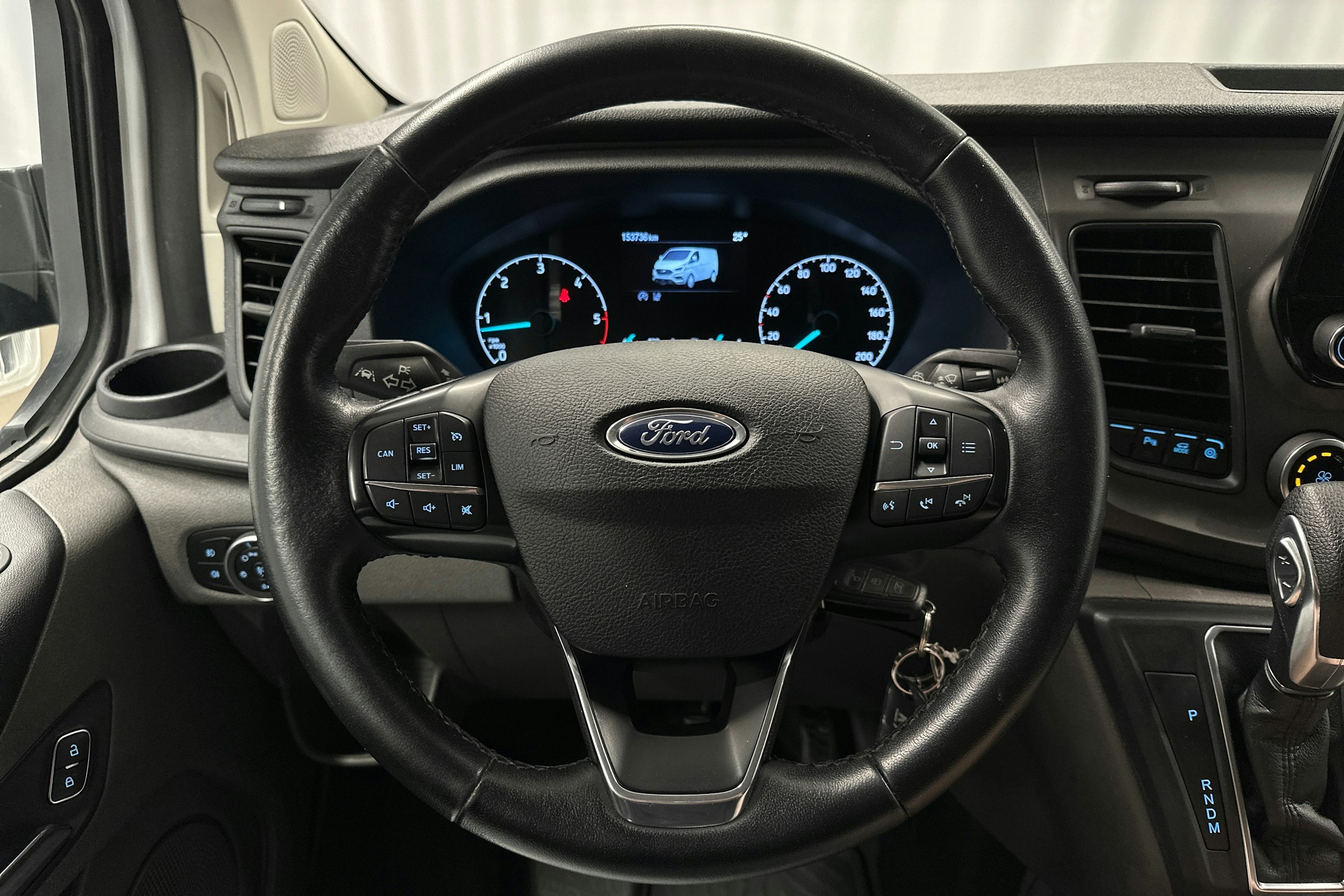 valkoinen Ford Transit Custom 2021 kuva 14.