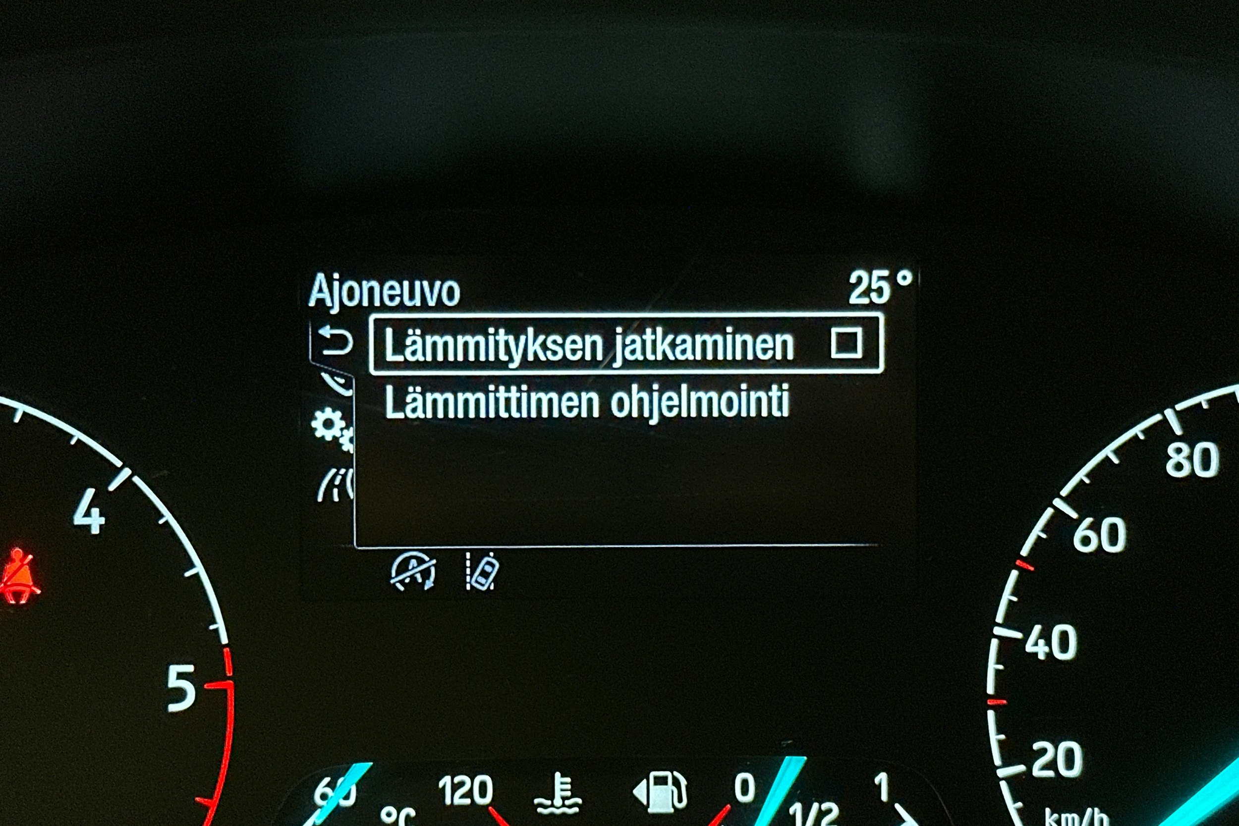 valkoinen Ford Transit Custom 2021 kuva 19.