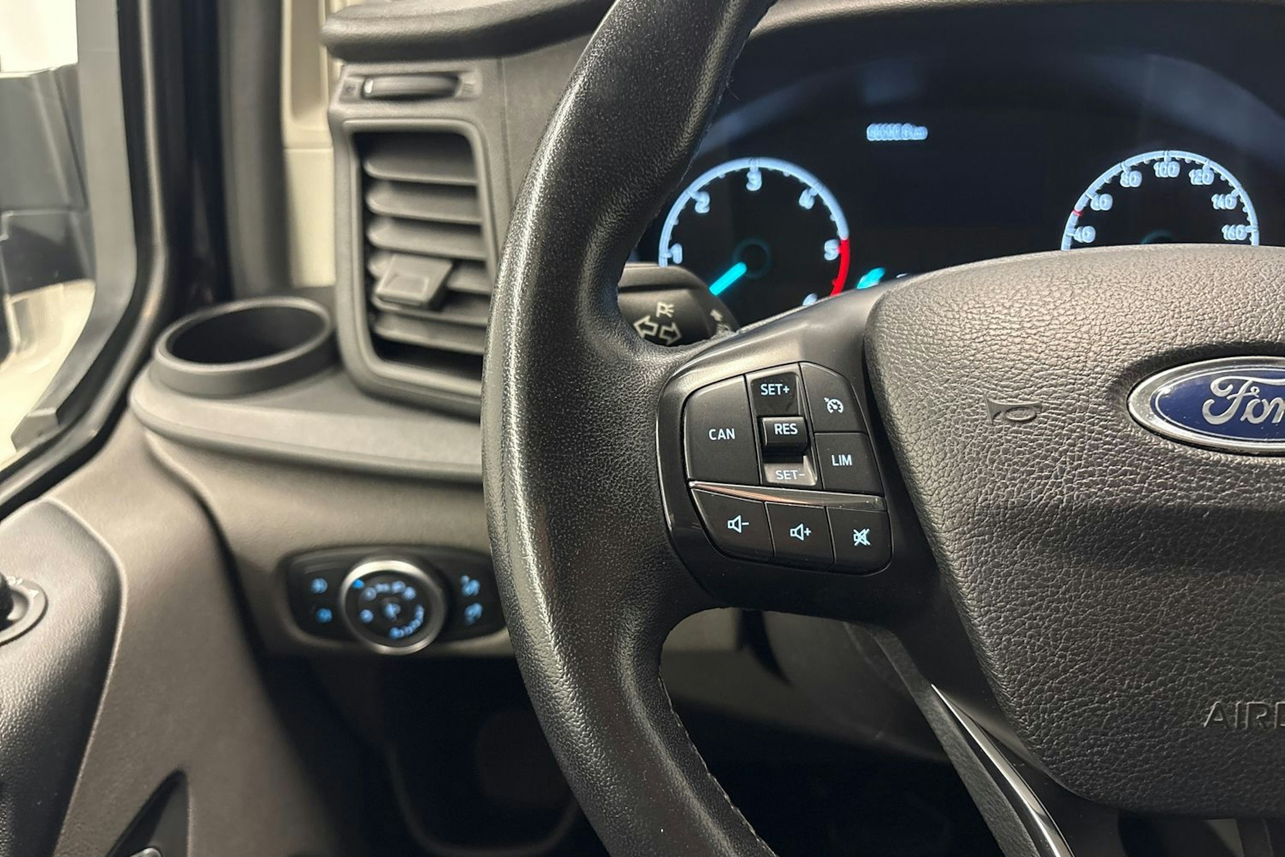 musta Ford Transit Custom 2021 kuva 14.