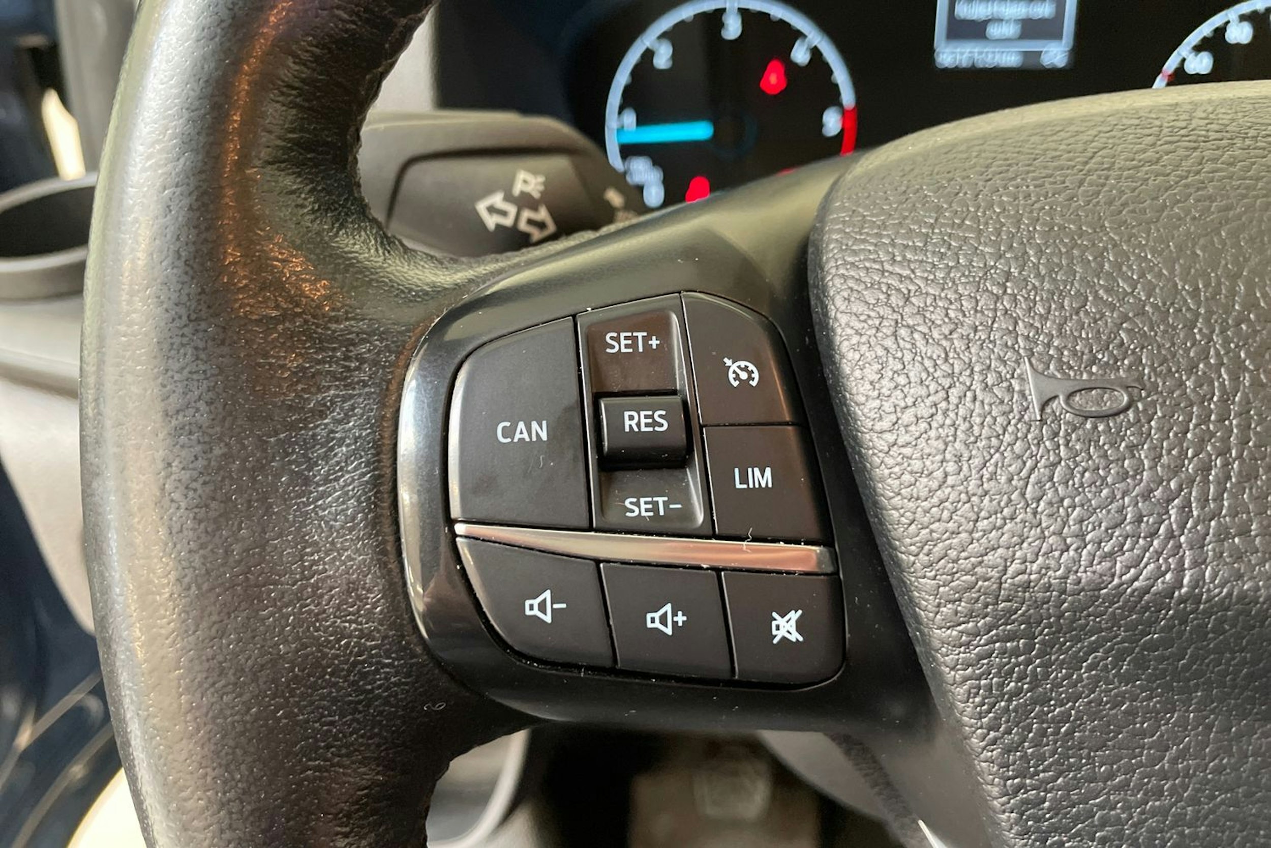 sininen Ford Transit Custom 2021 kuva 18.