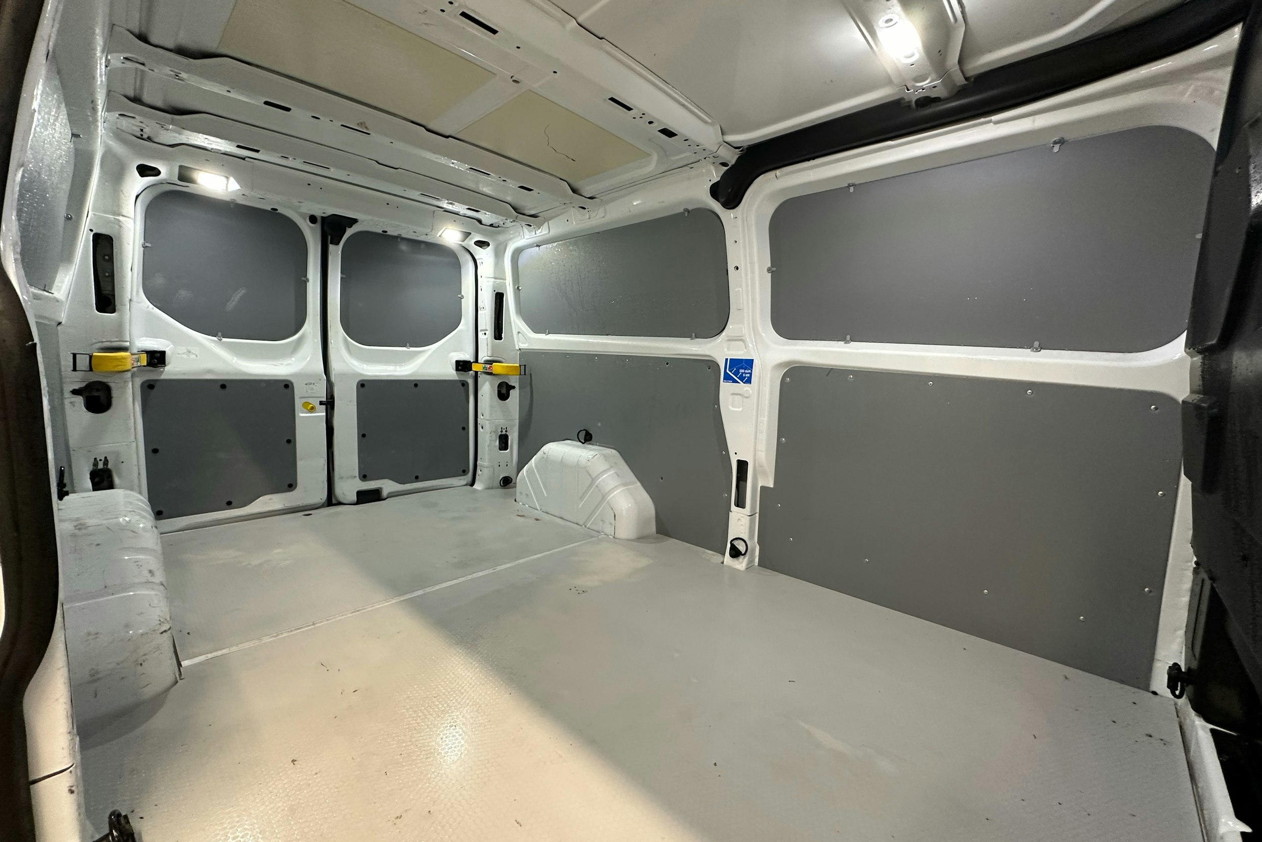 valkoinen Ford Transit Custom 2021 kuva 10.