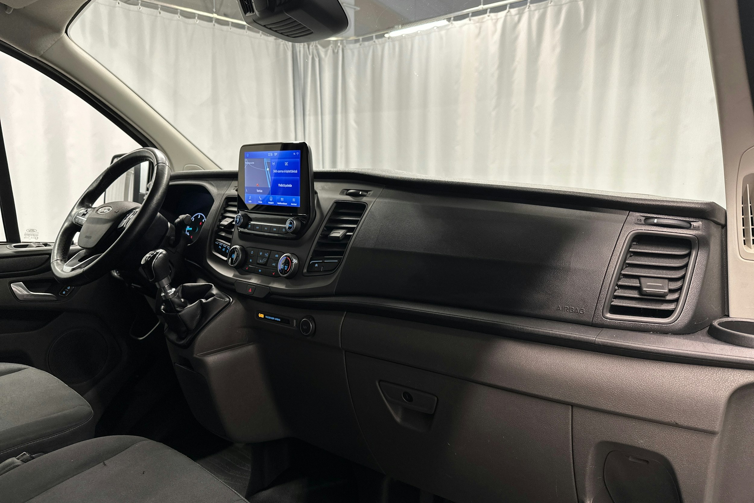 valkoinen Ford Transit Custom 2021 kuva 12.