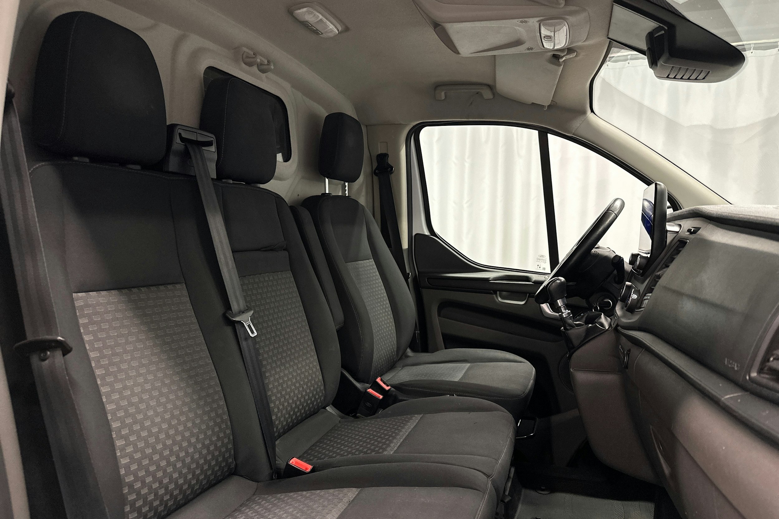 valkoinen Ford Transit Custom 2021 kuva 13.
