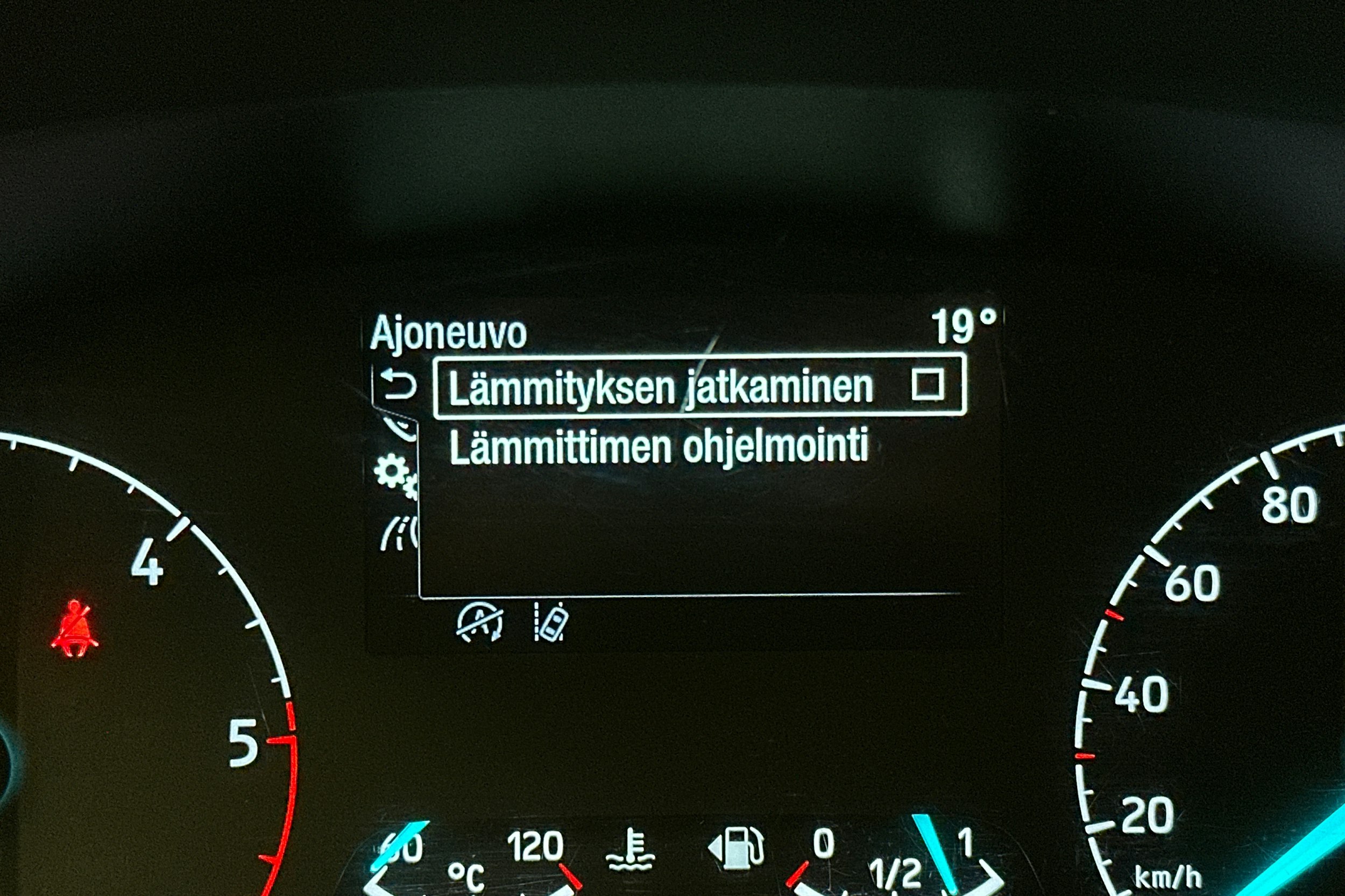 valkoinen Ford Transit Custom 2021 kuva 19.