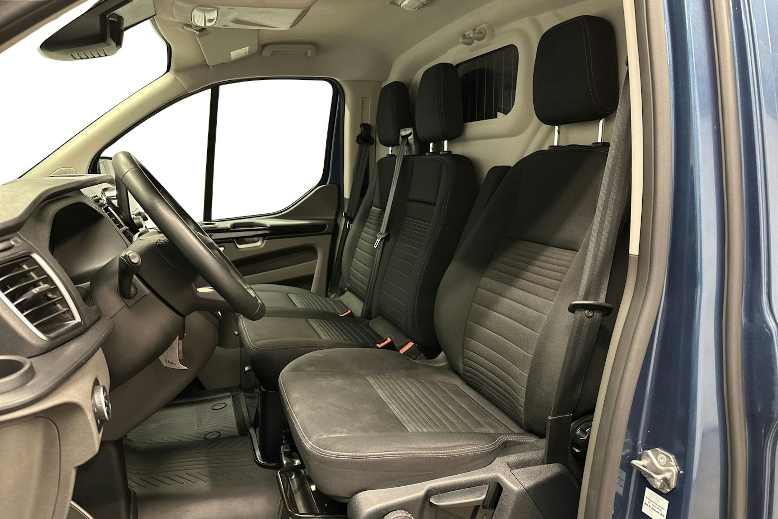 sininen Ford Transit Custom 2021 kuva 8.