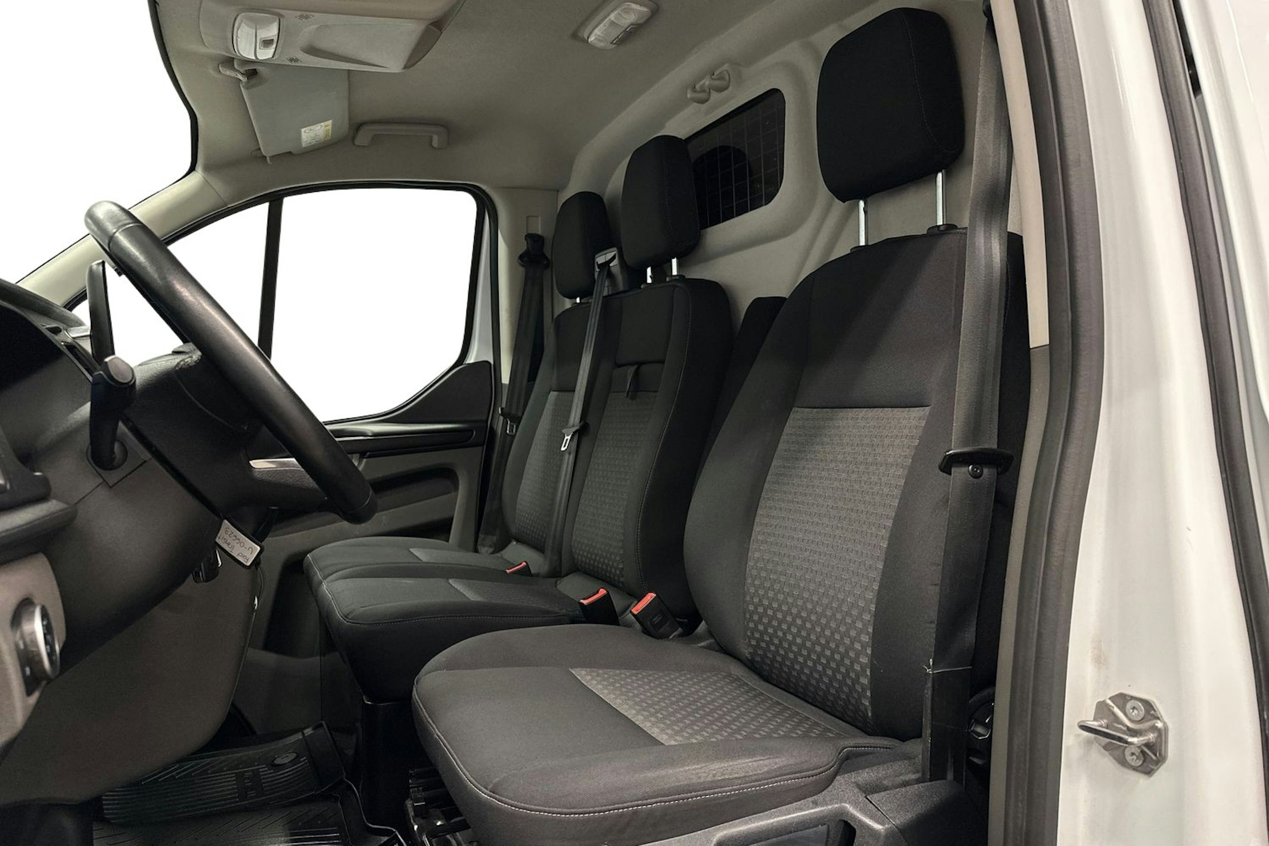 valkoinen Ford Transit Custom 2021 kuva 8.