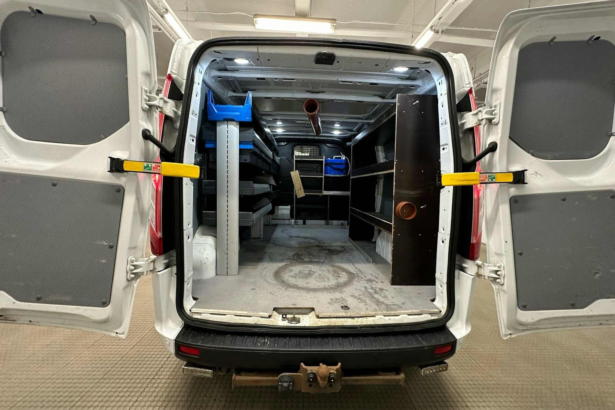 valkoinen Ford Transit Custom 2021 kuva 23.