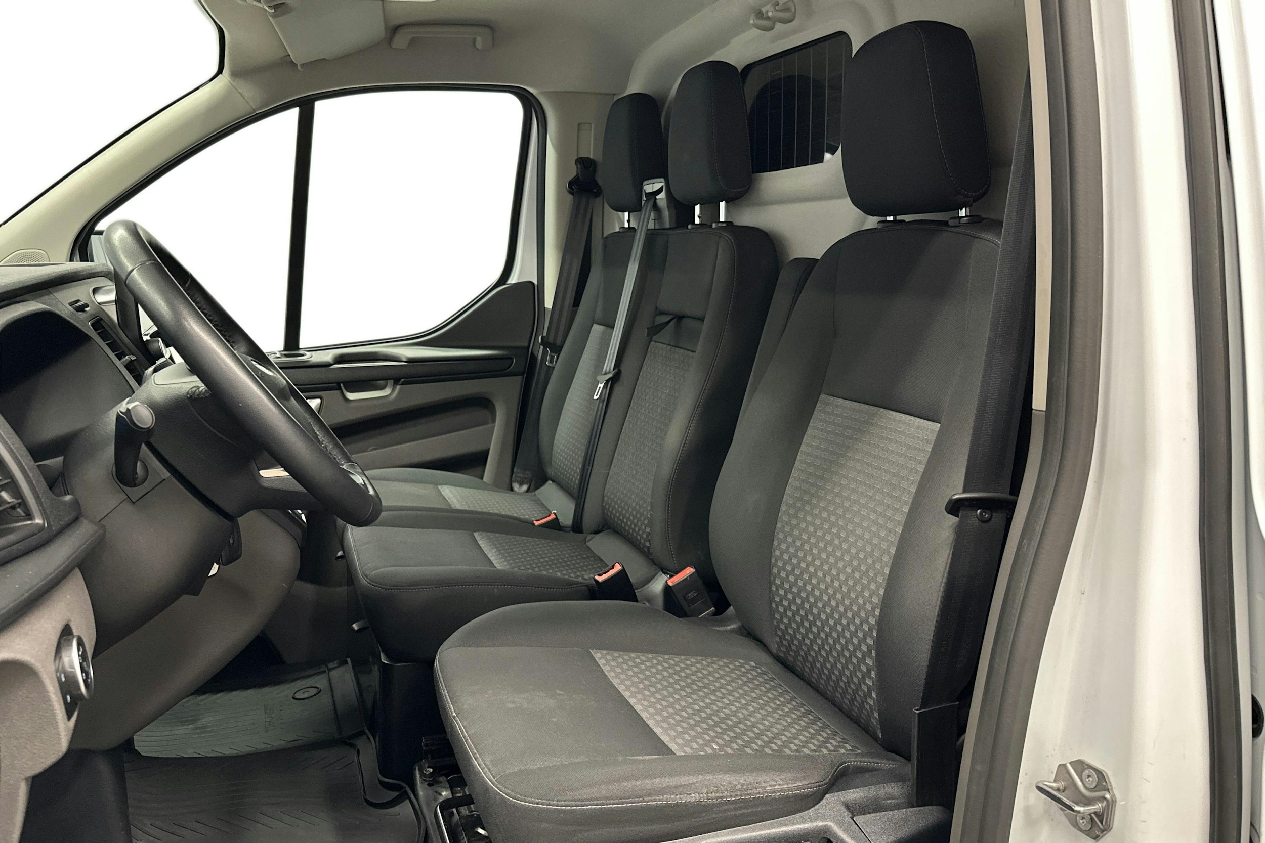 valkoinen Ford Transit Custom 2021 kuva 8.