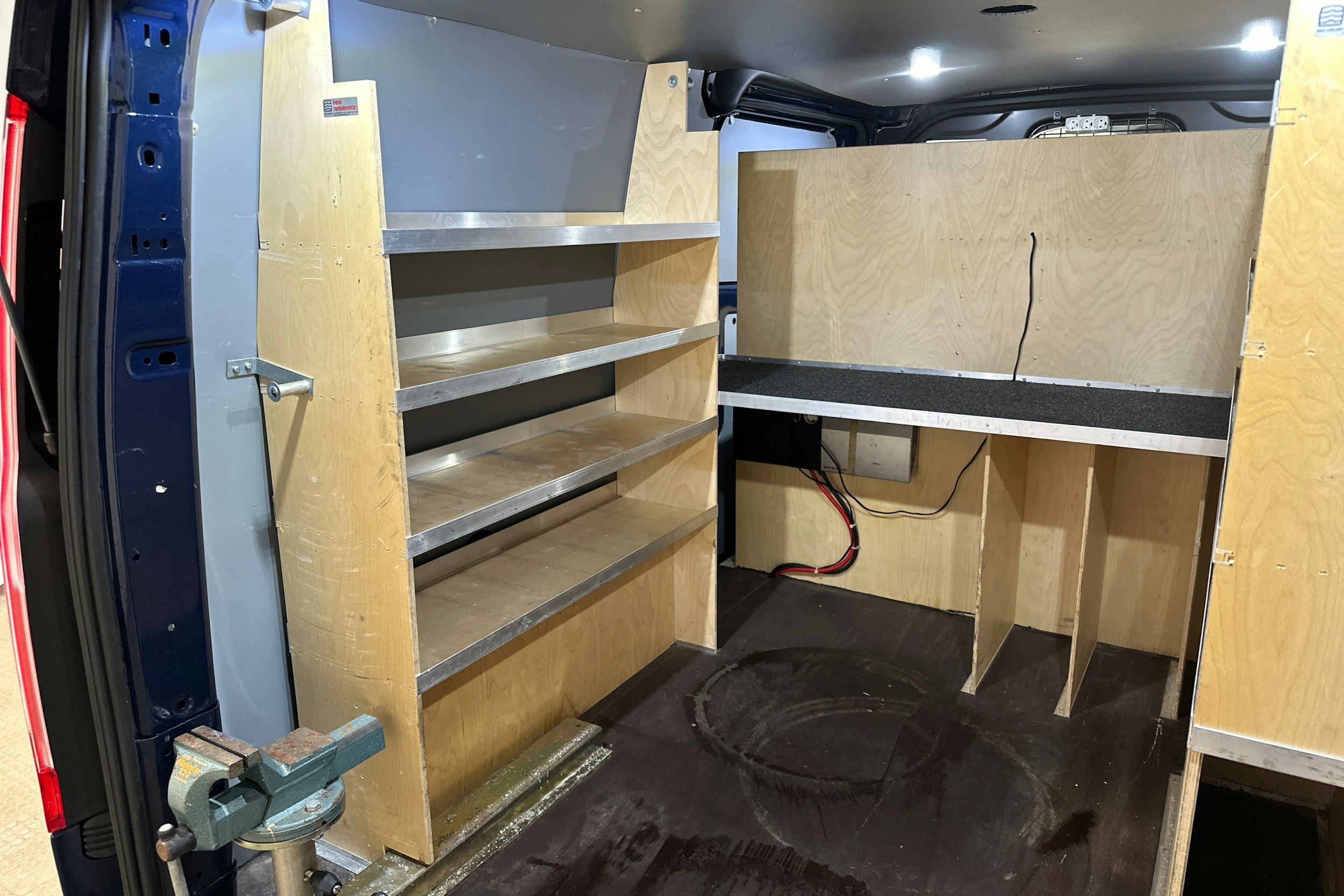 sininen Ford Transit Custom 2021 kuva 11.