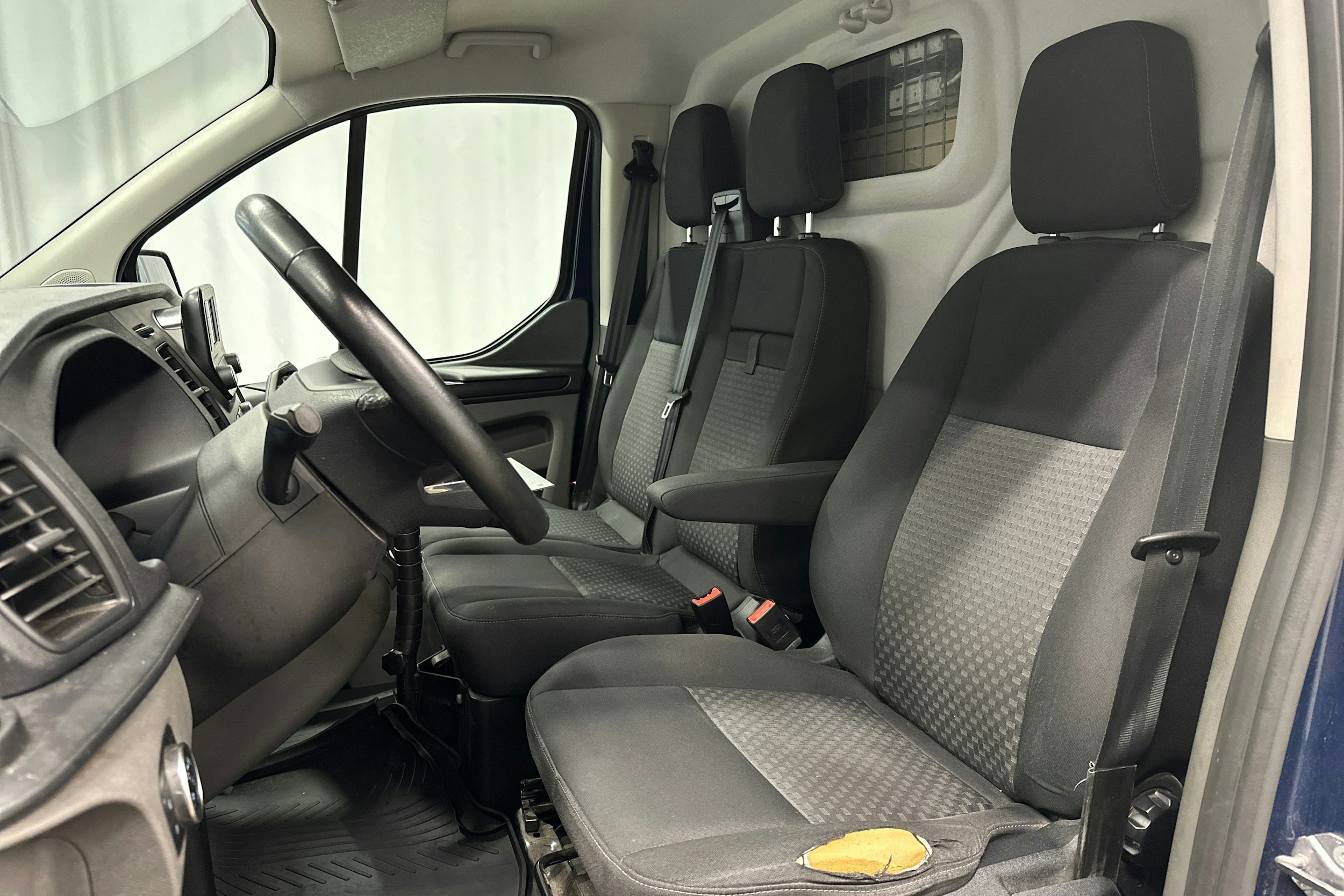 sininen Ford Transit Custom 2021 kuva 15.