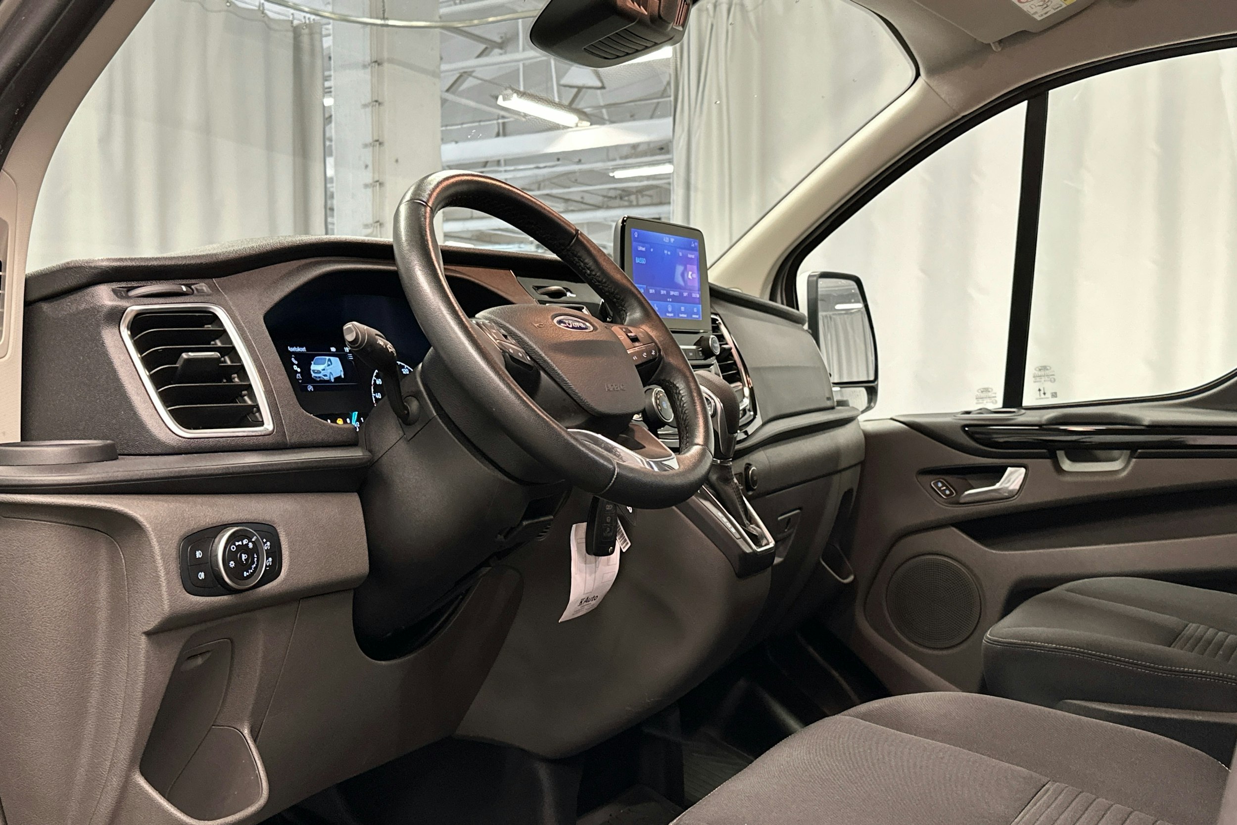 hopea Ford Transit Custom 2021 kuva 10.