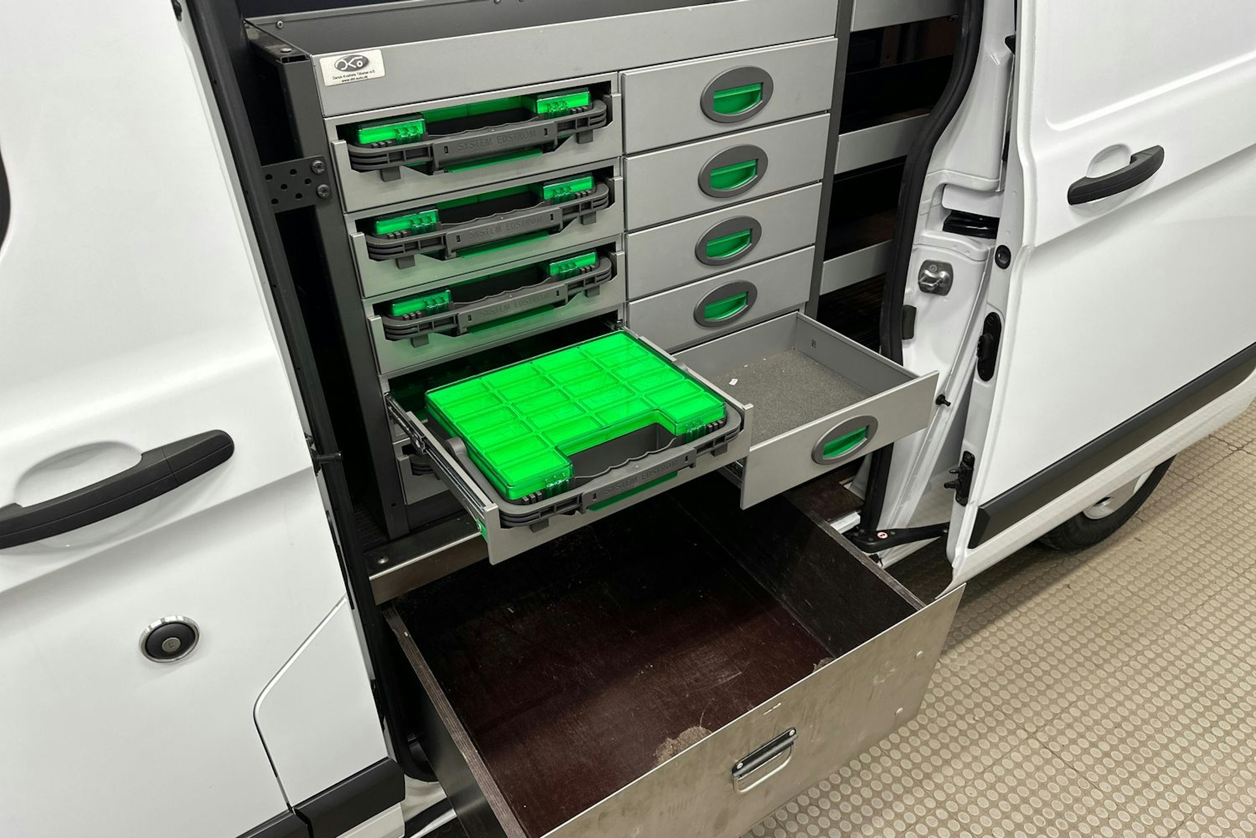 valkoinen Ford Transit Custom 2021 kuva 14.