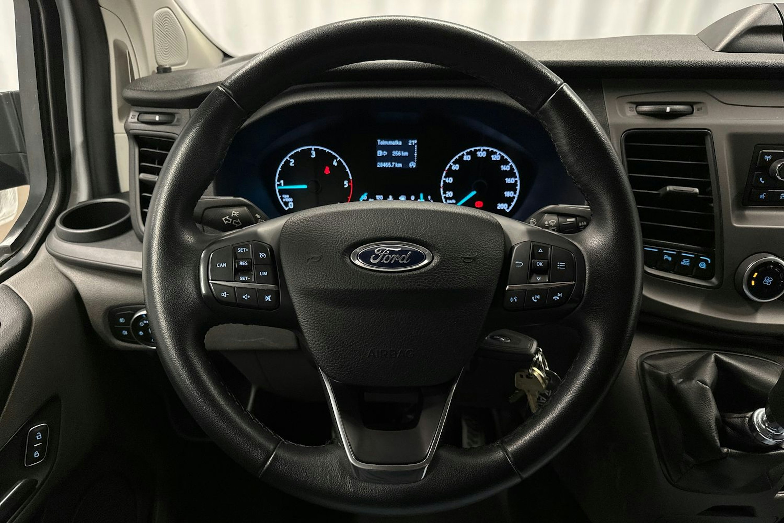 valkoinen Ford Transit Custom 2021 kuva 17.