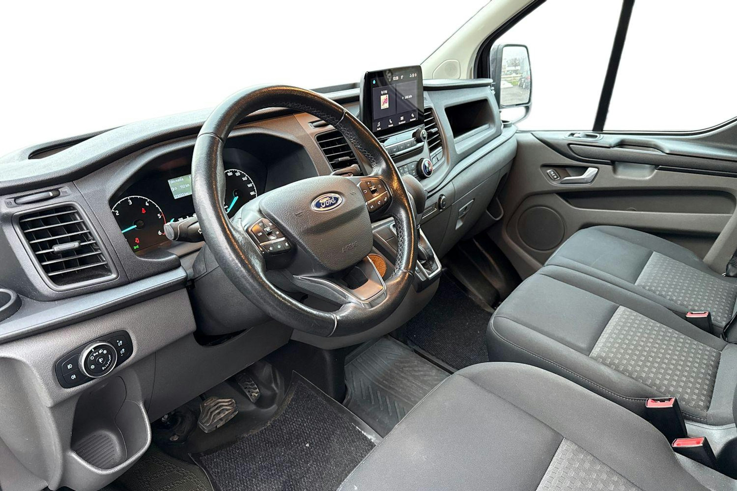 musta Ford Transit Custom 2021 kuva 3.
