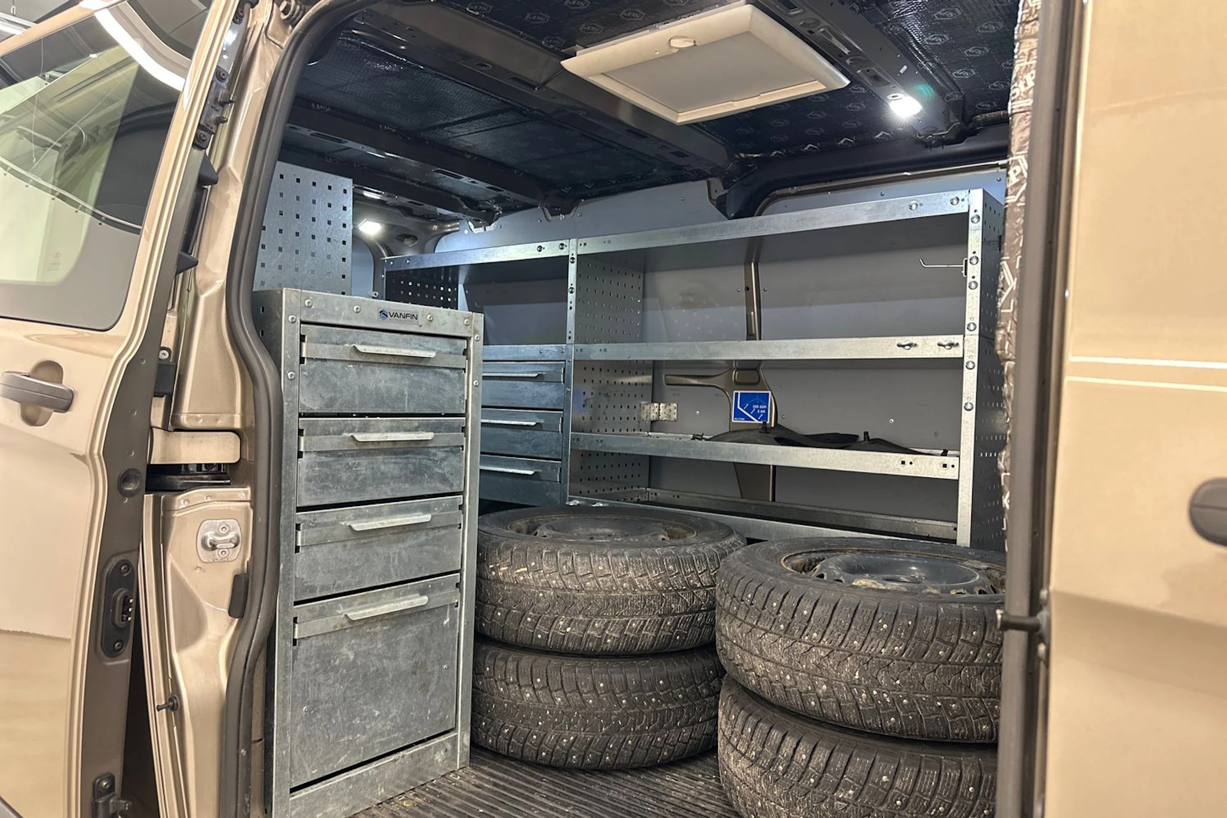 harmaa Ford Transit Custom 2022 kuva 27.