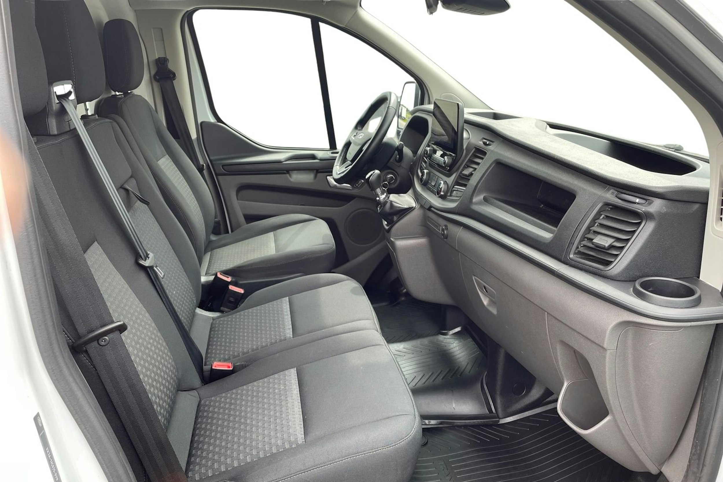 valkoinen Ford Transit Custom 2021 kuva 10.