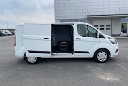 valkoinen Ford Transit Custom 2021 kuva 13.