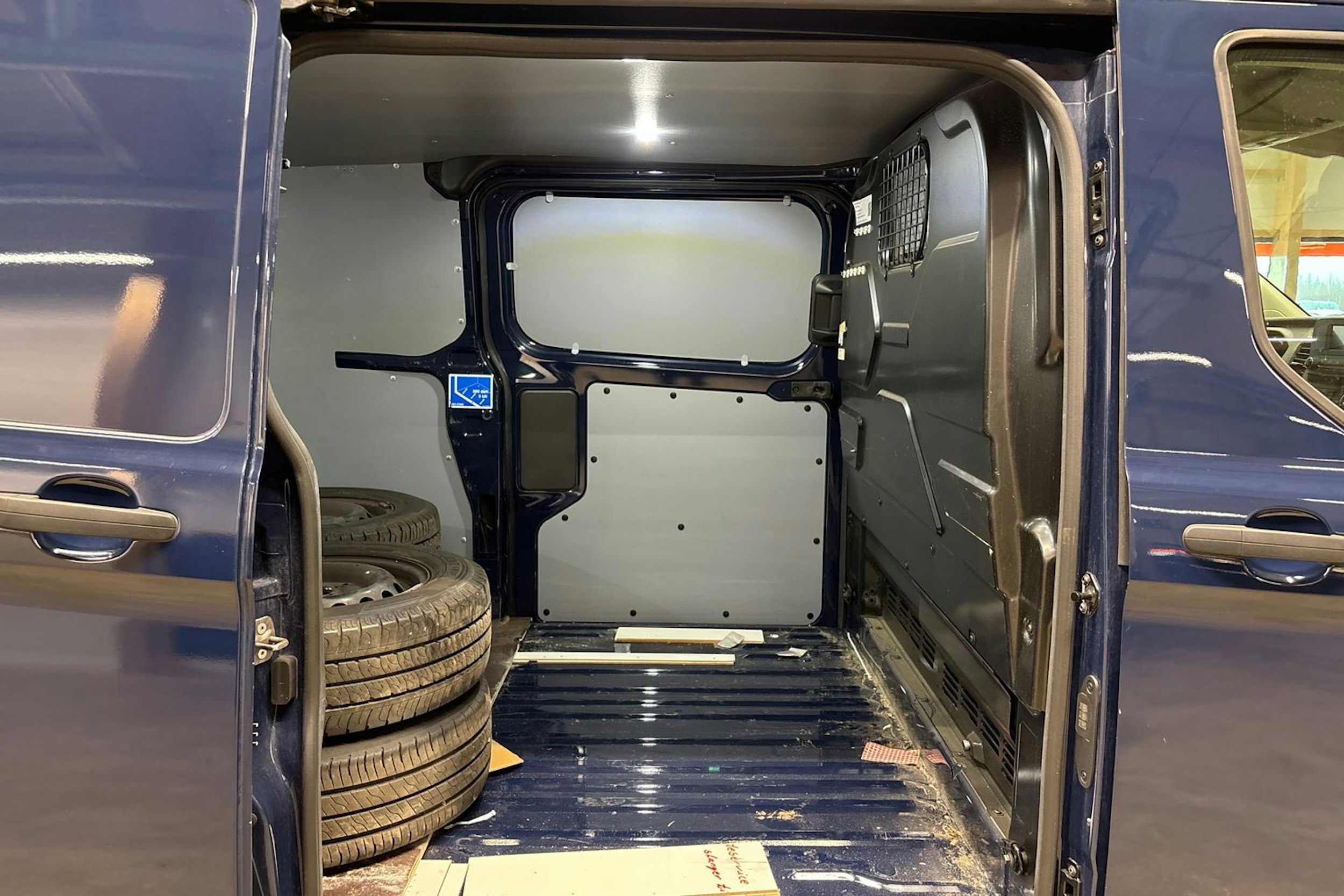 sininen Ford Transit Custom 2021 kuva 25.