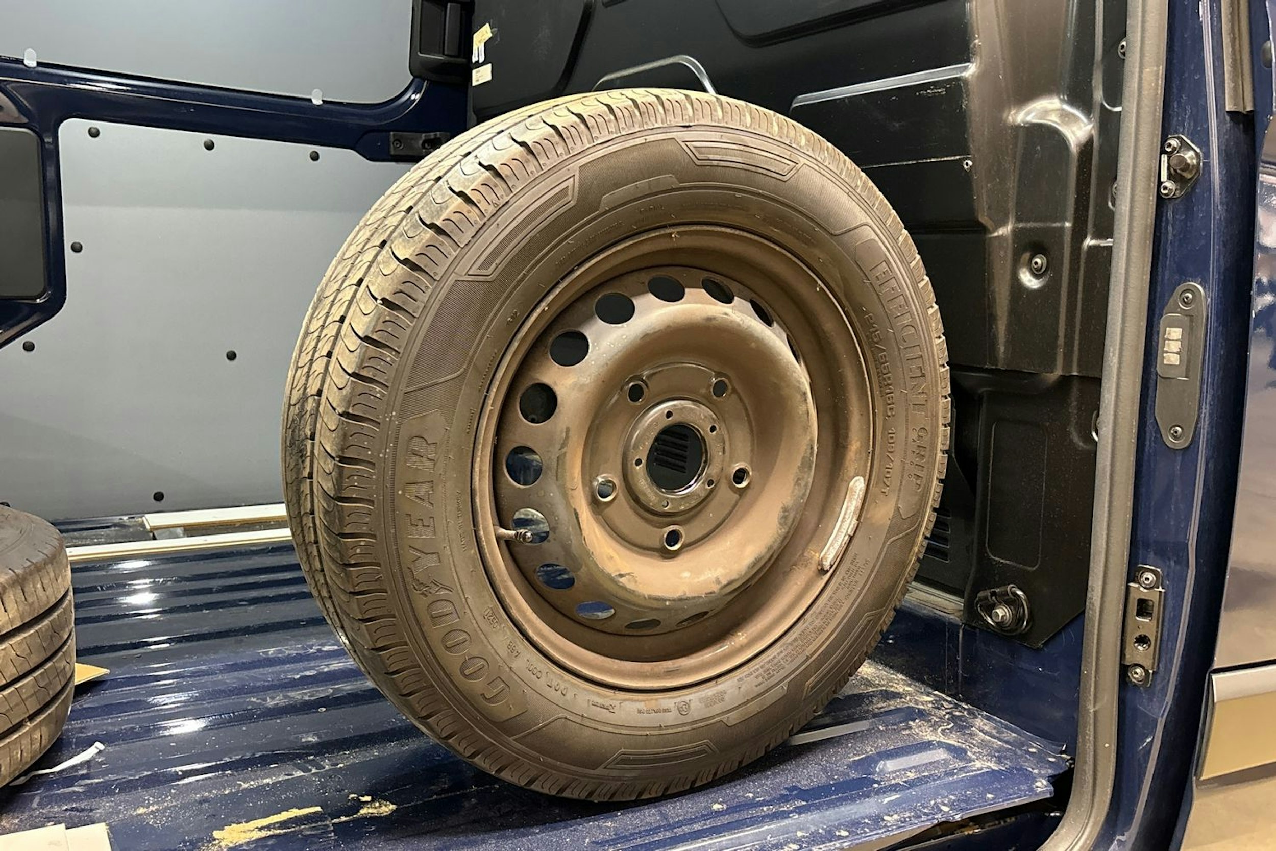 sininen Ford Transit Custom 2021 kuva 28.