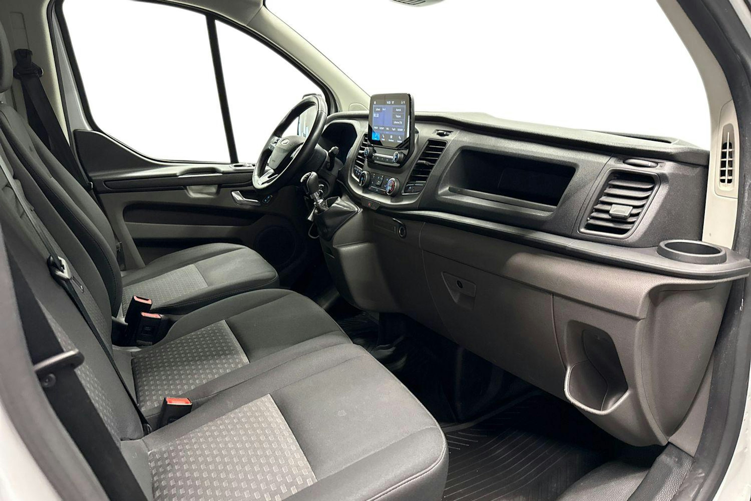 Valkoinen Ford Transit Custom 2022 kuva 10.