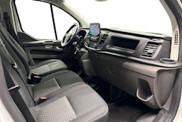 Valkoinen Ford Transit Custom 2022 kuva 10.
