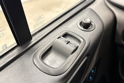 Valkoinen Ford Transit Custom 2022 kuva 15.