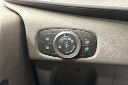 Valkoinen Ford Transit Custom 2022 kuva 16.