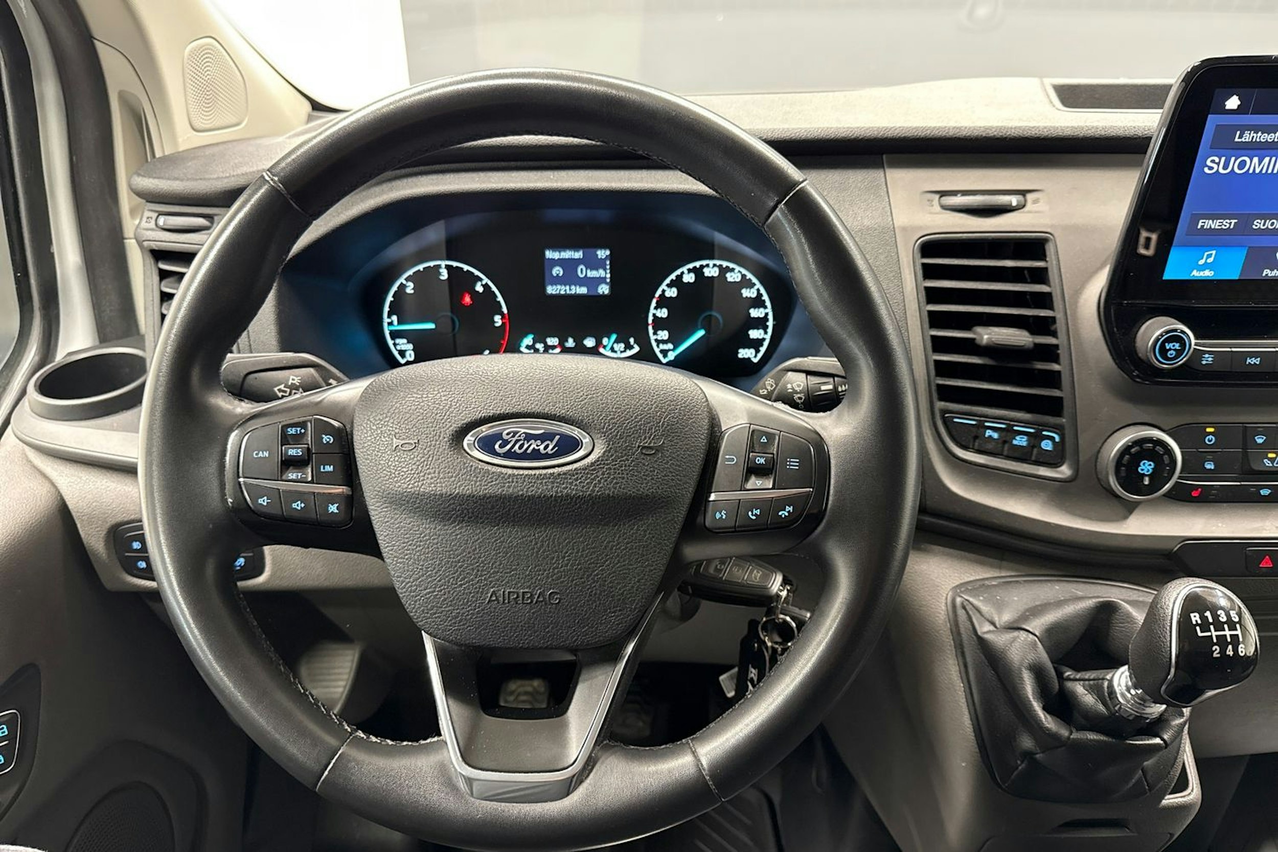 Valkoinen Ford Transit Custom 2022 kuva 17.