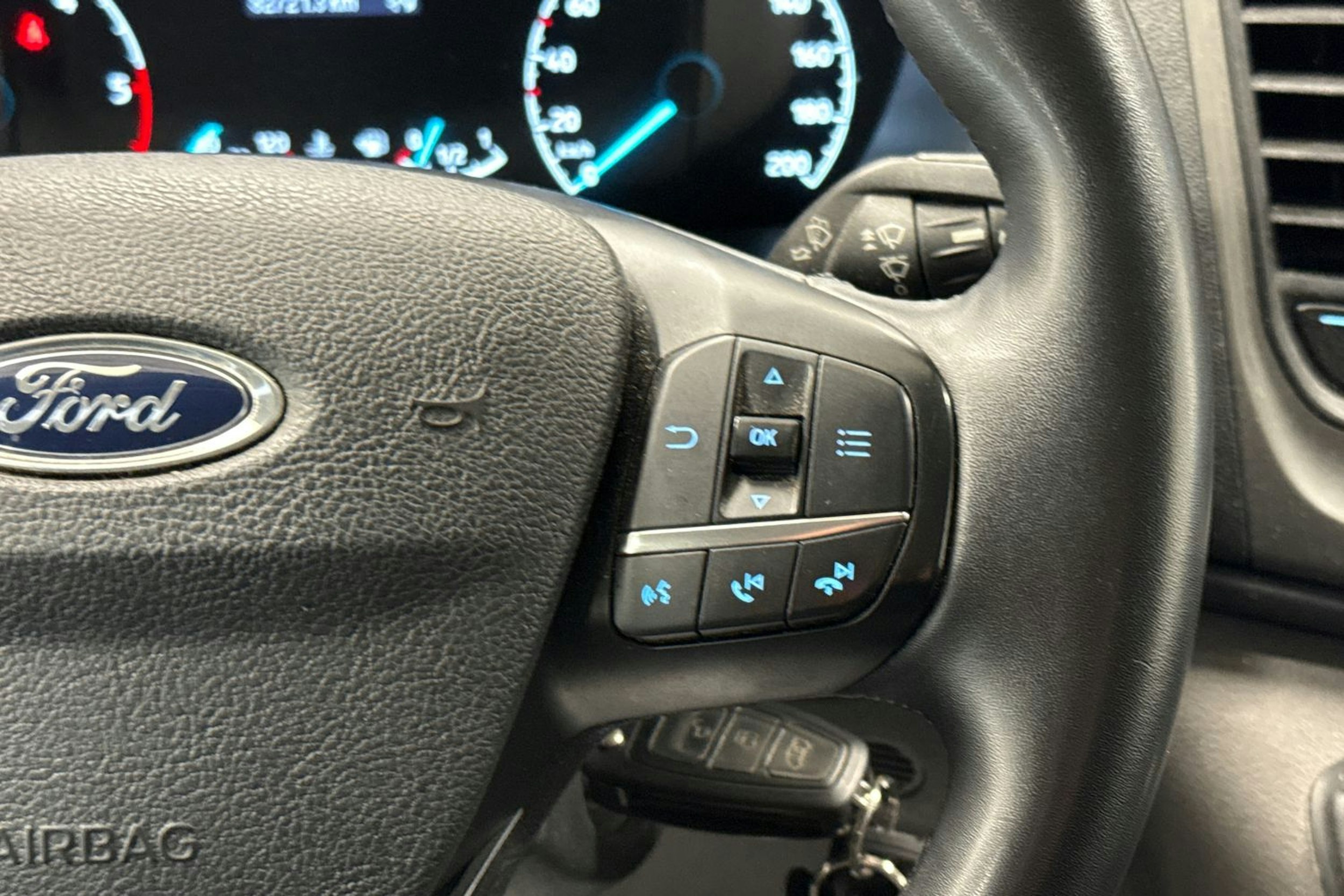 Valkoinen Ford Transit Custom 2022 kuva 19.