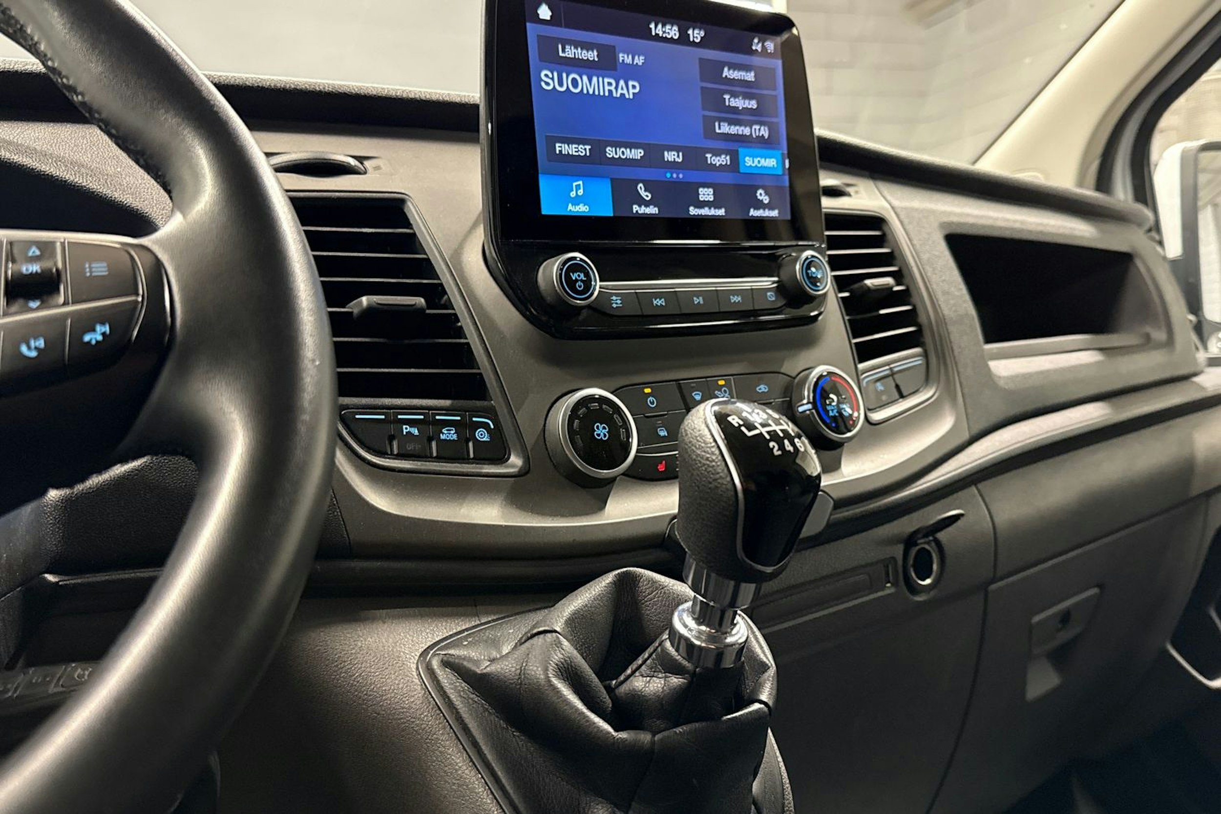 Valkoinen Ford Transit Custom 2022 kuva 25.