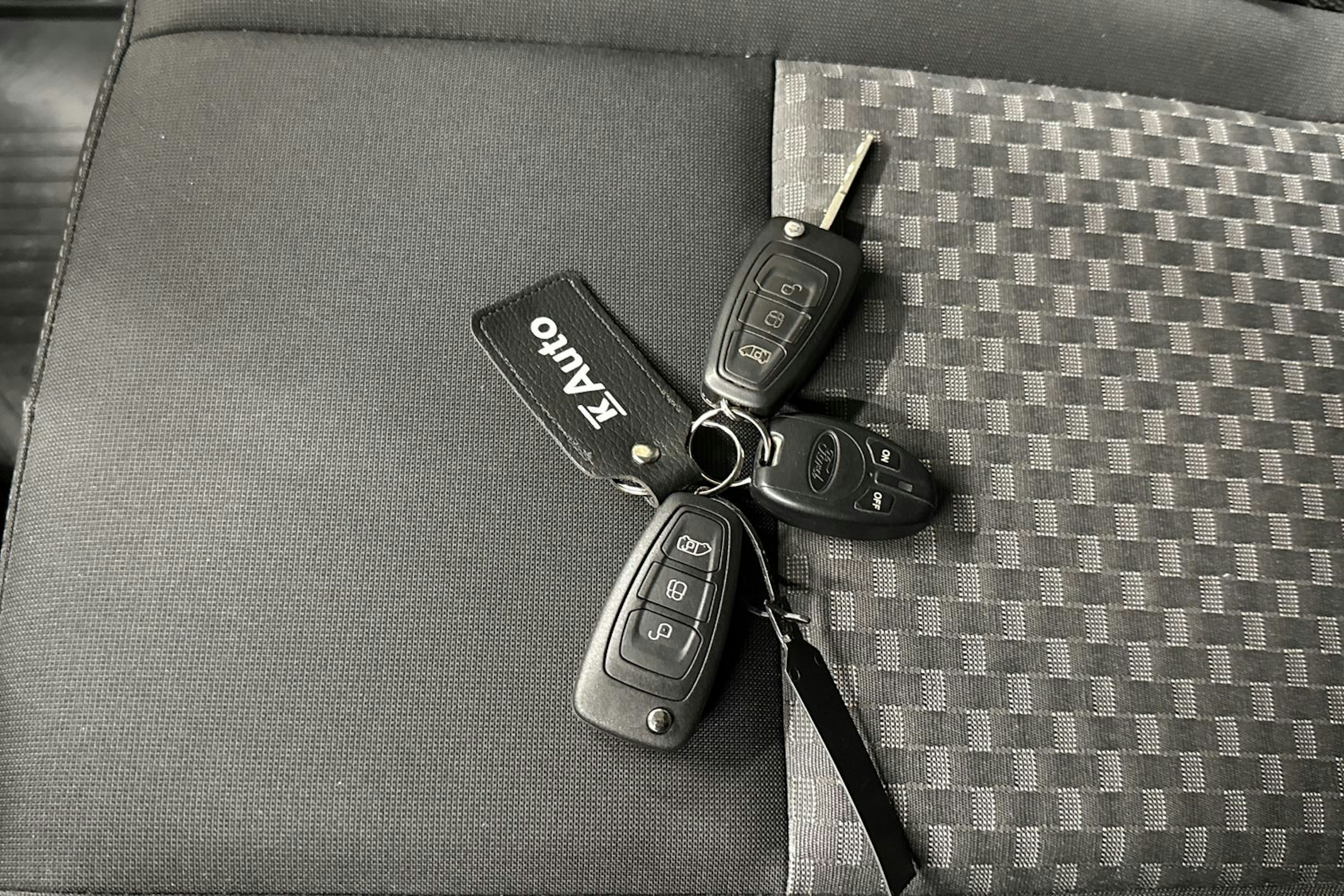 Valkoinen Ford Transit Custom 2022 kuva 26.