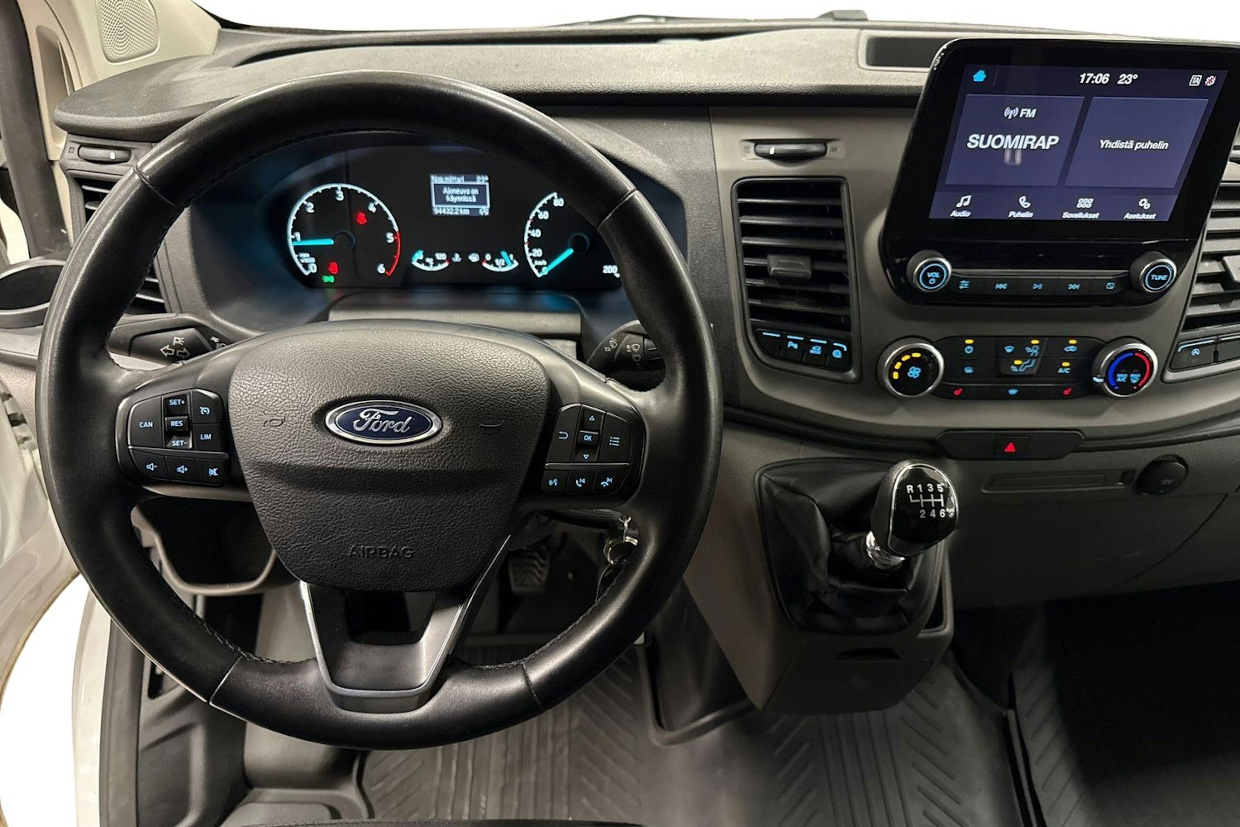 Valkoinen Ford Transit Custom 2022 kuva 7.