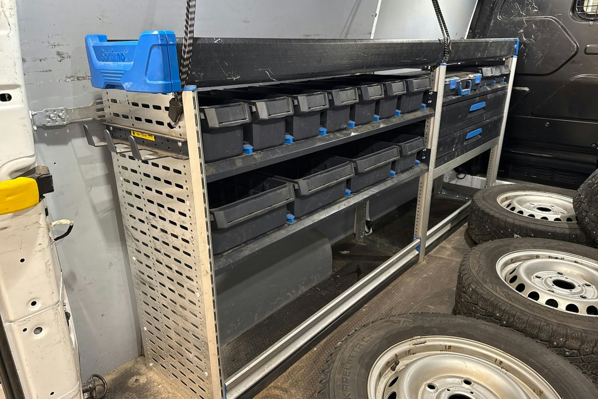 Valkoinen Ford Transit Custom 2022 kuva 12.