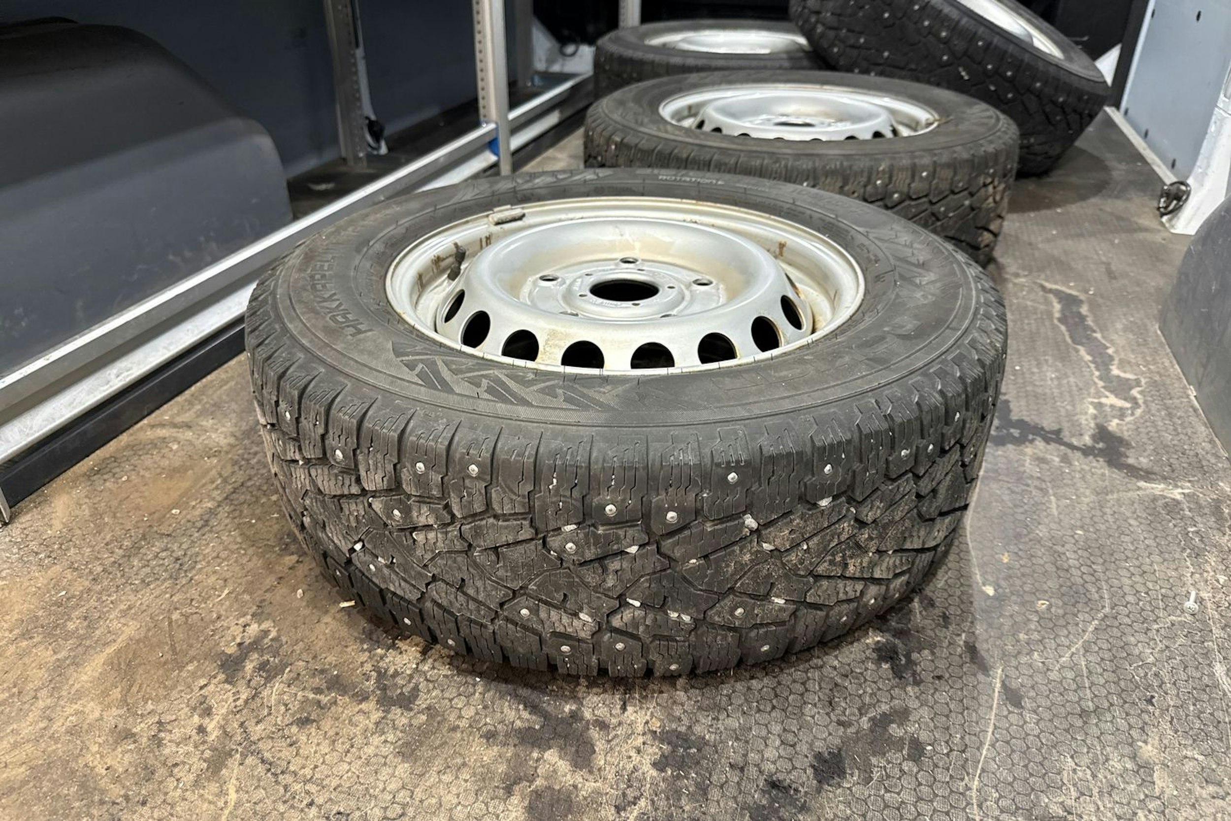 Valkoinen Ford Transit Custom 2022 kuva 13.