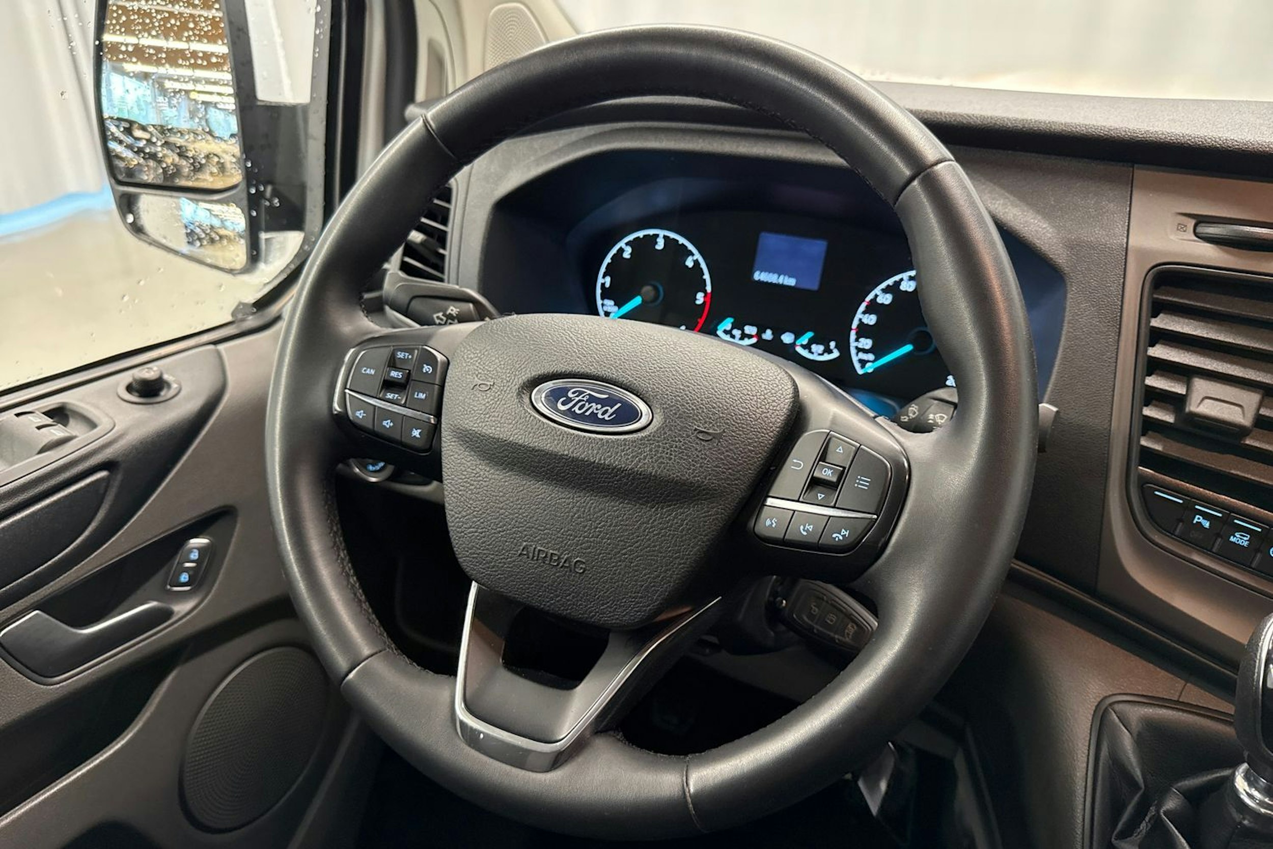 valkoinen Ford Transit Custom 2022 kuva 13.