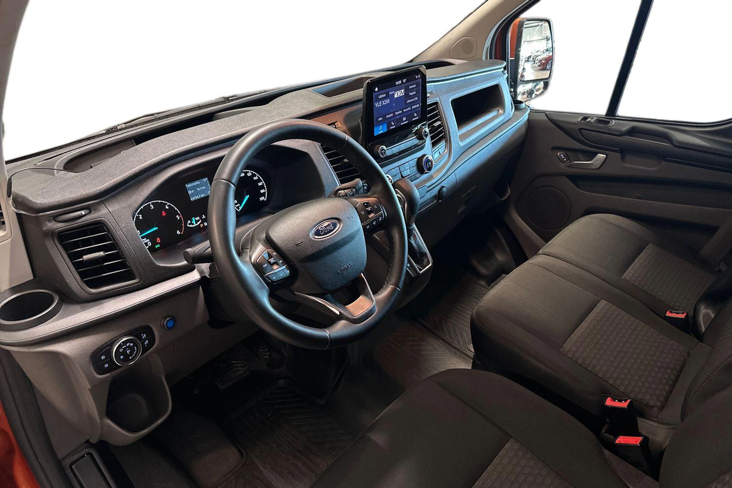 oranssi Ford Transit Custom 2022 kuva 3.