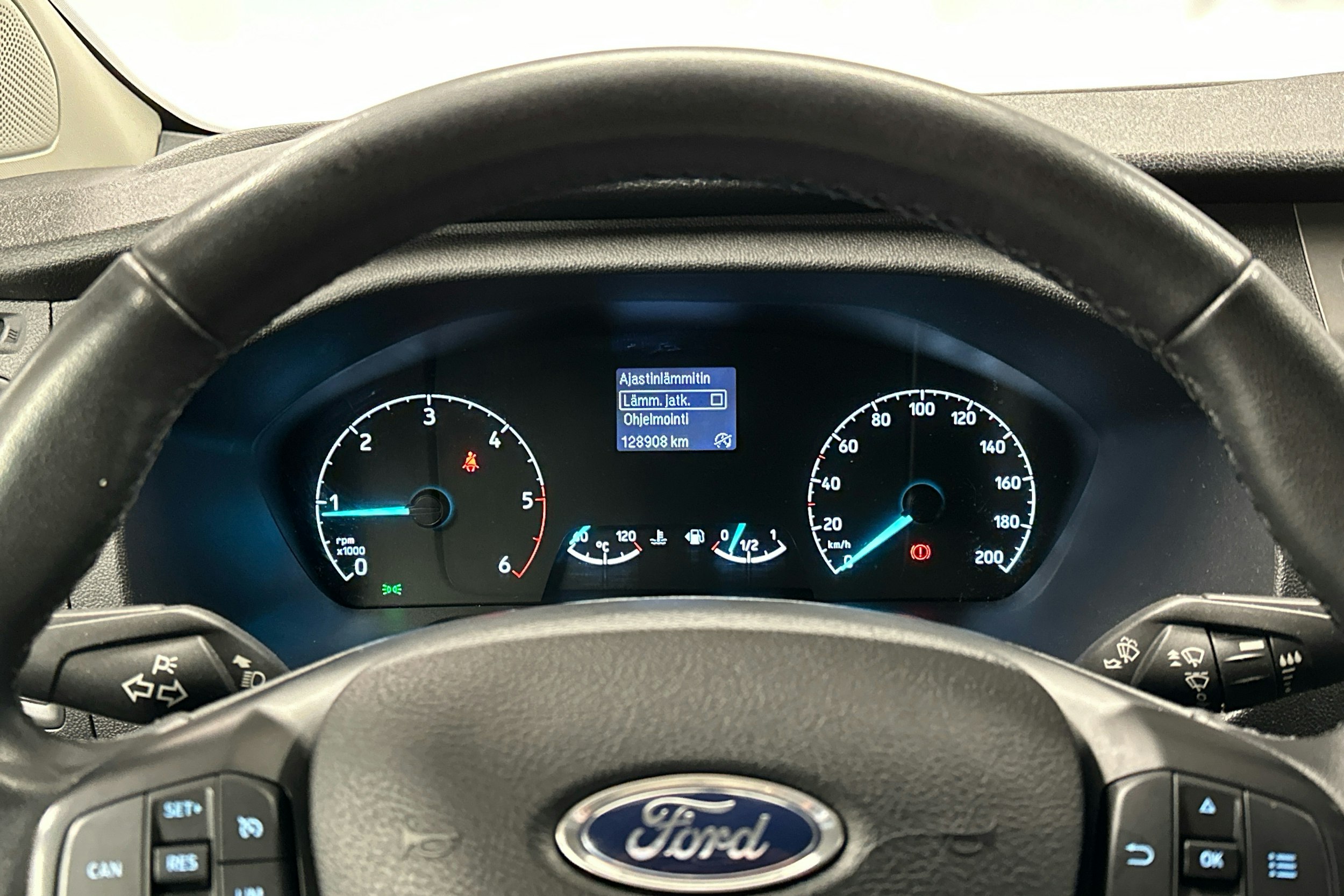 valkoinen Ford Transit Custom 2022 kuva 10.