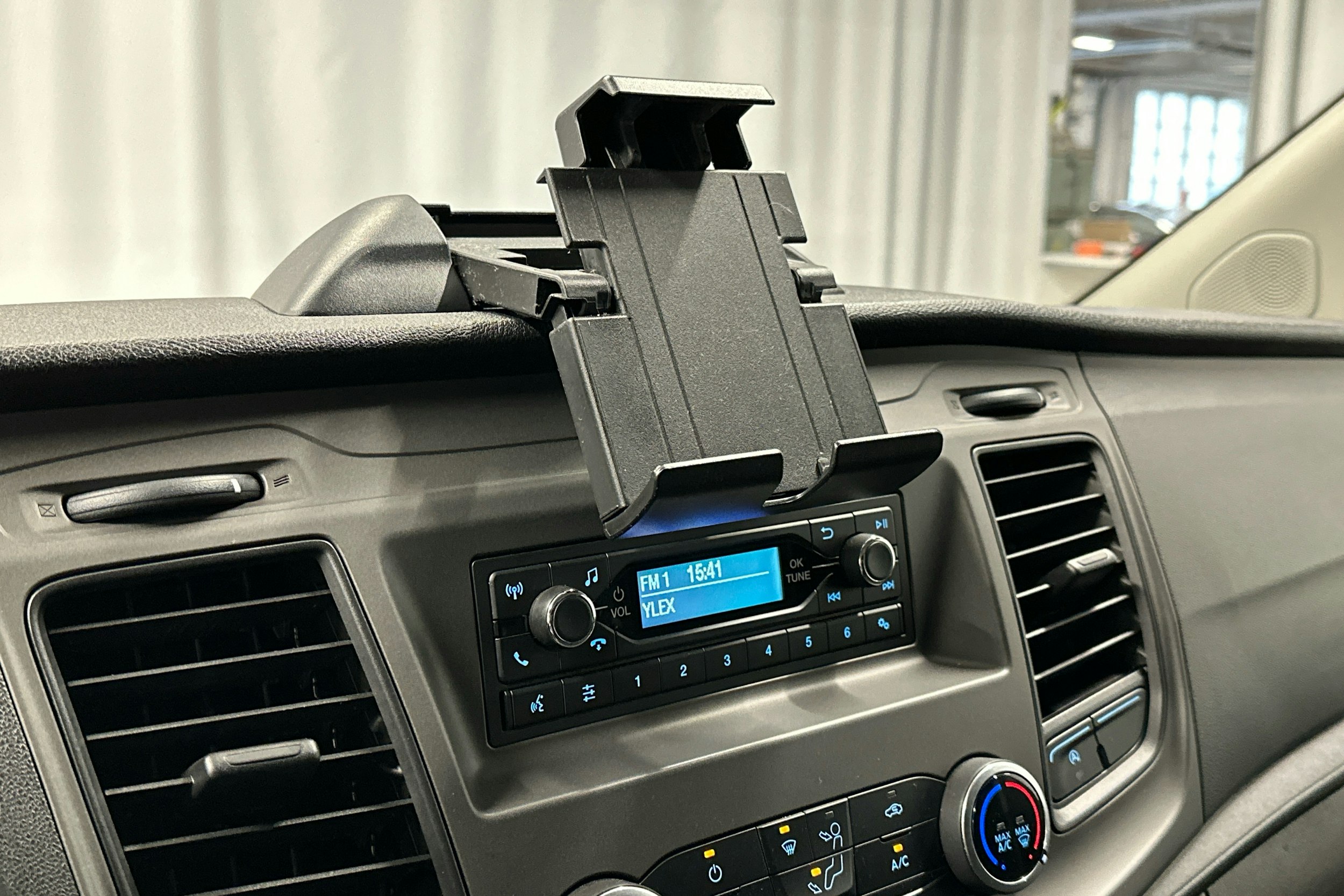 valkoinen Ford Transit Custom 2022 kuva 11.