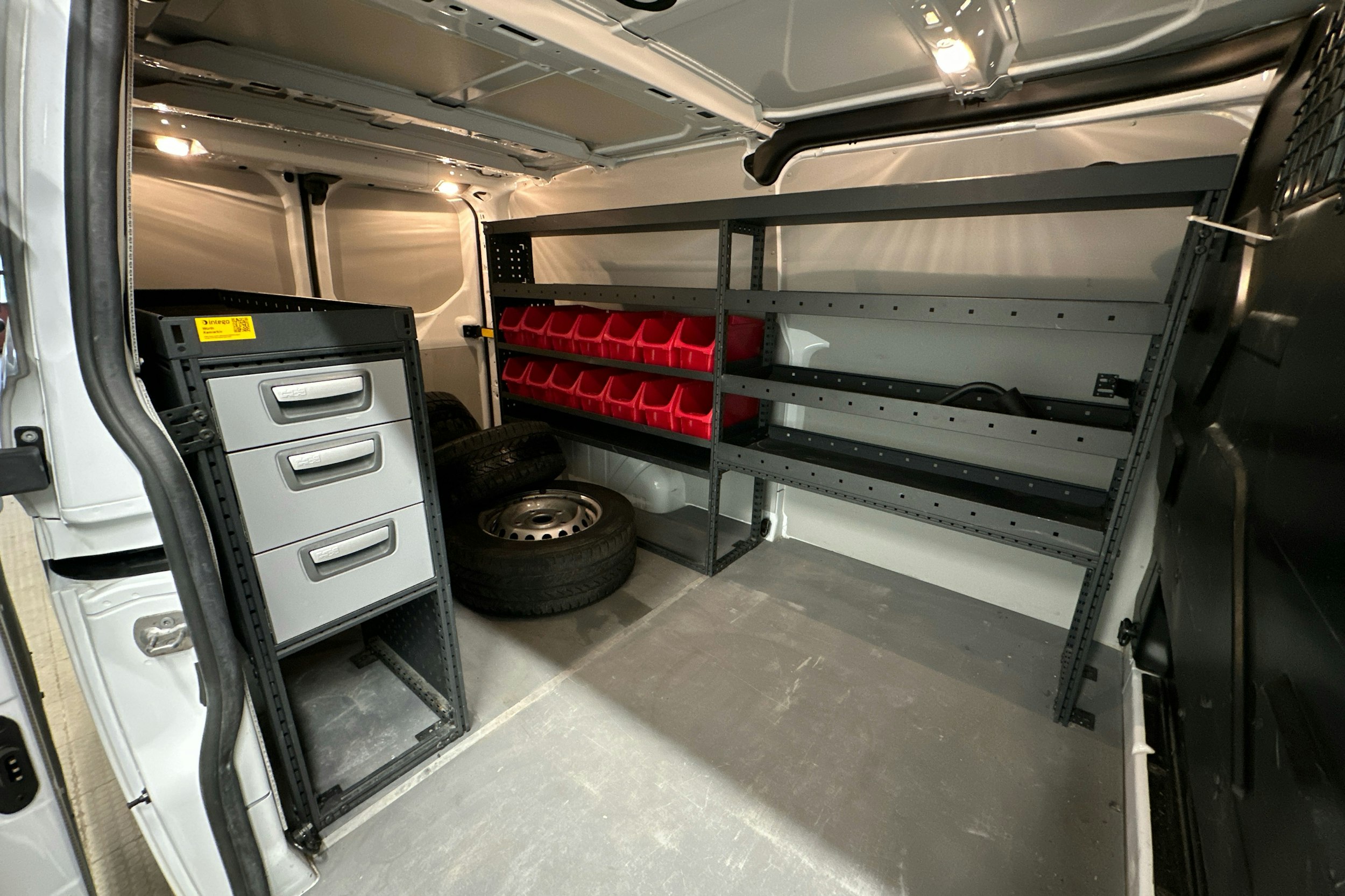valkoinen Ford Transit Custom 2022 kuva 17.