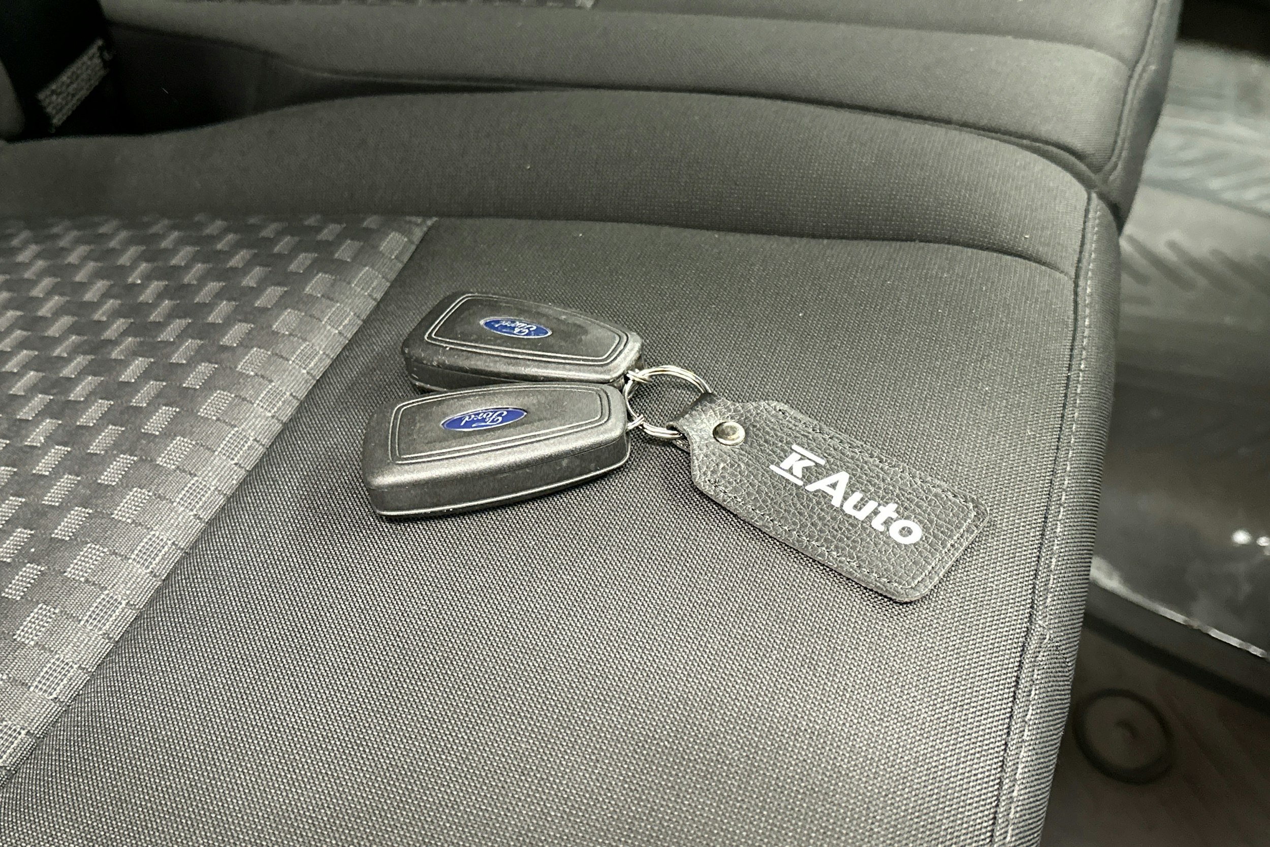 valkoinen Ford Transit Custom 2022 kuva 20.
