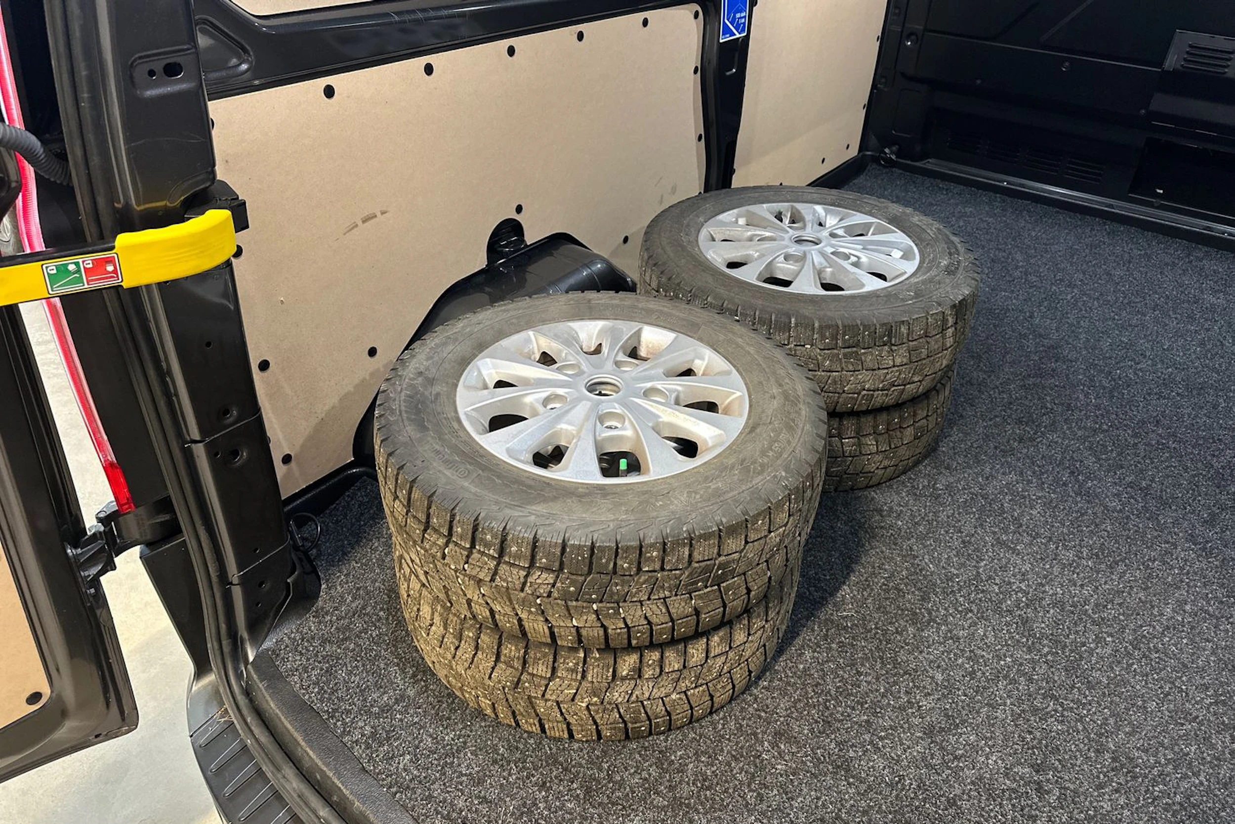 harmaa Ford Transit Custom 2022 kuva 8.