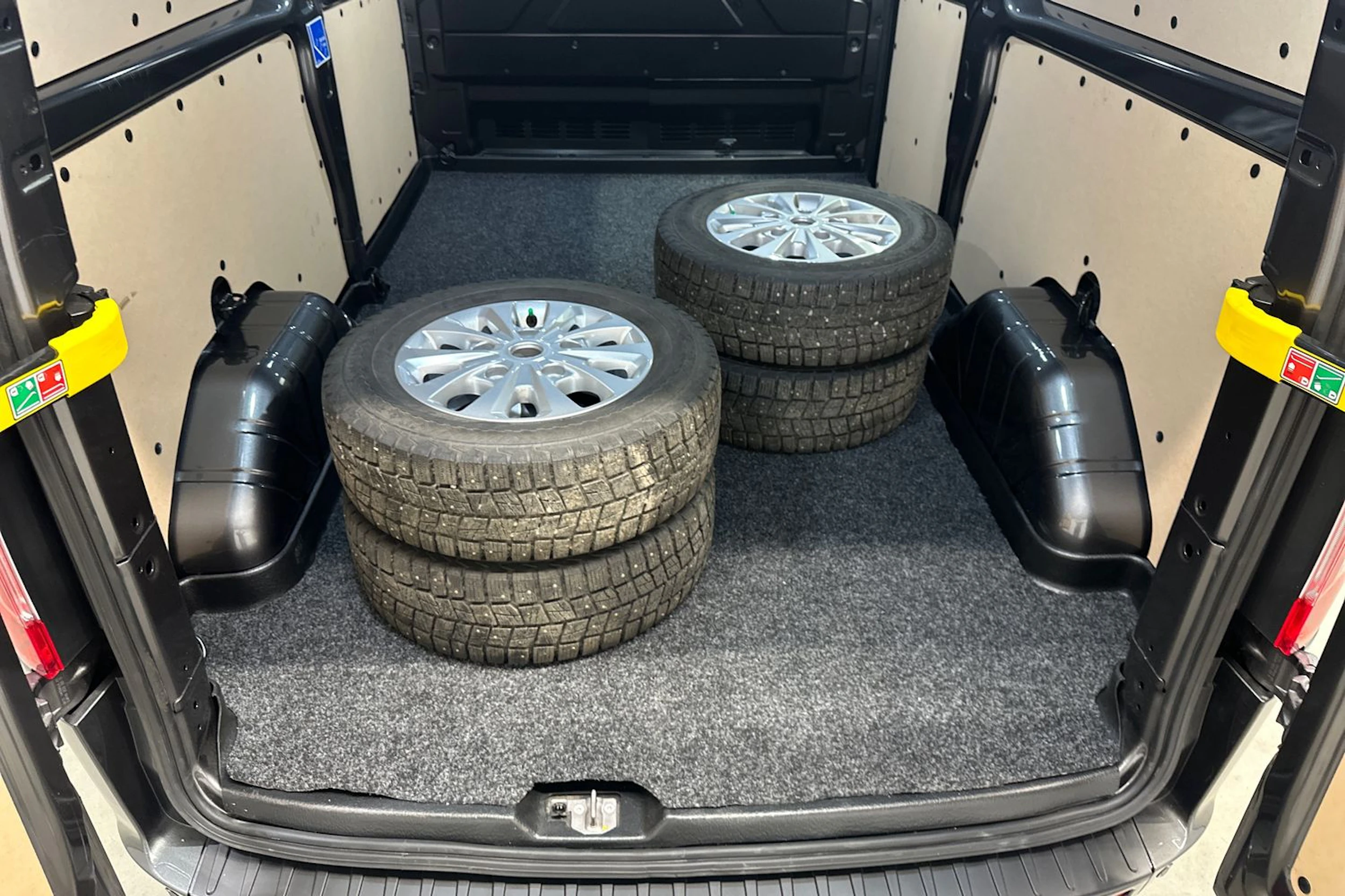 harmaa Ford Transit Custom 2022 kuva 28.