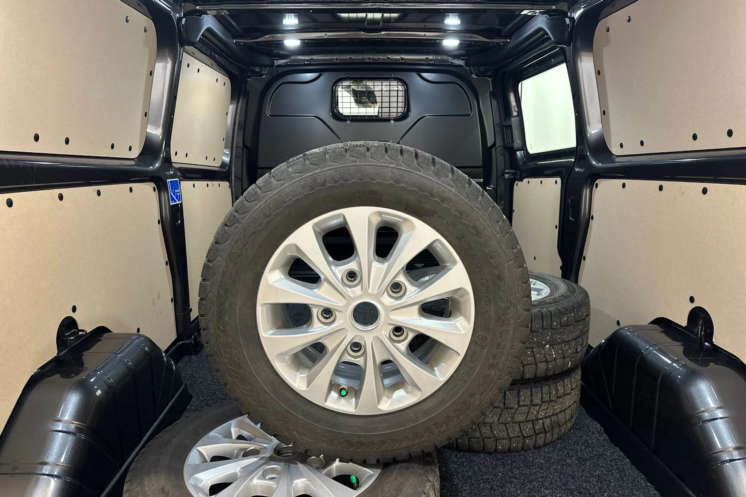 harmaa Ford Transit Custom 2022 kuva 30.