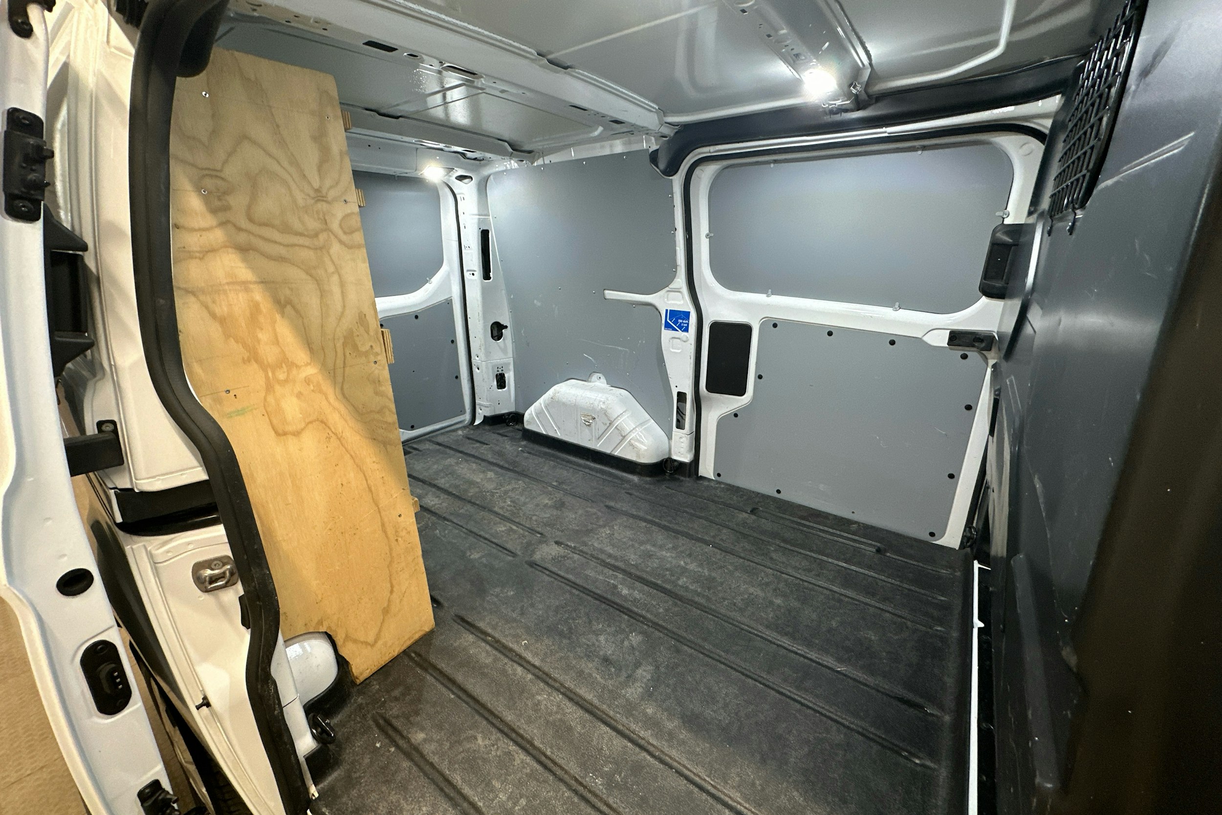 valkoinen Ford Transit Custom 2022 kuva 17.